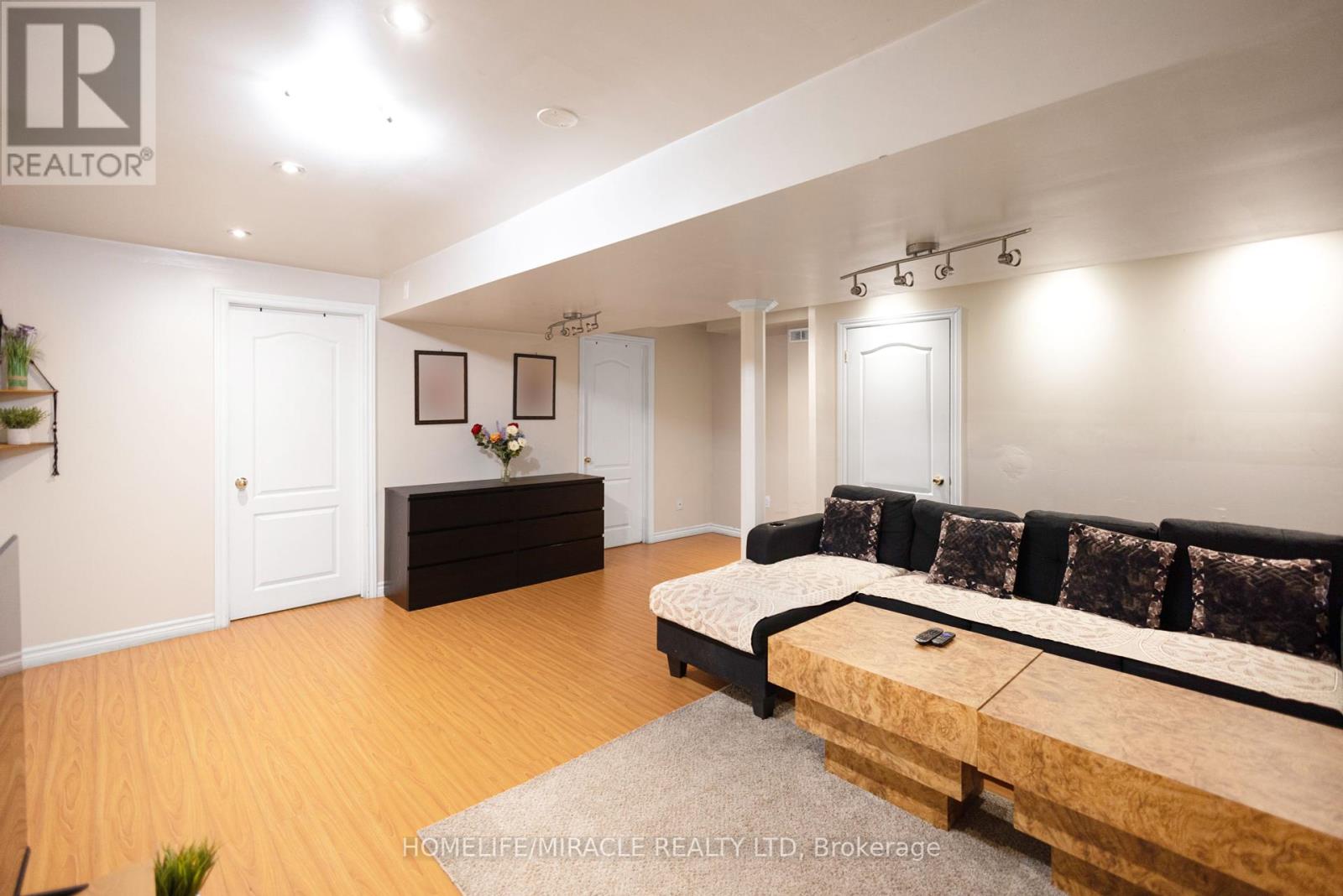 24 Fauna Court, Brampton, Ontario  L6R 3C6 - Photo 47 - W12413189
