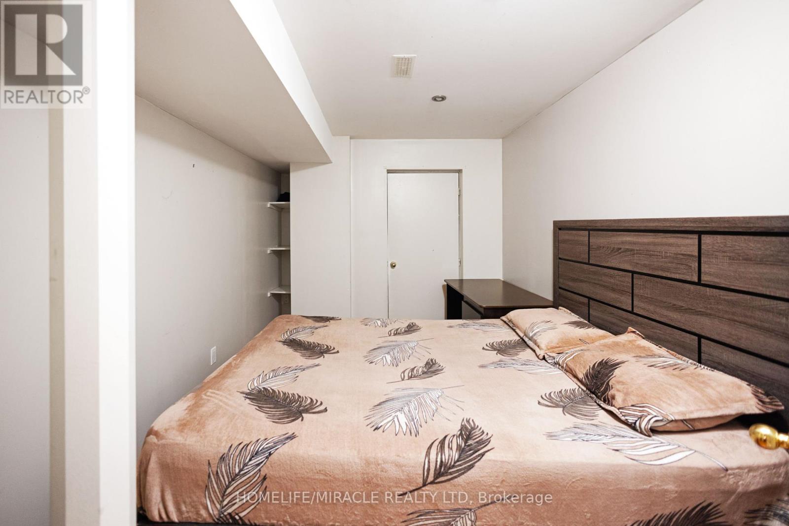 24 Fauna Court, Brampton, Ontario  L6R 3C6 - Photo 49 - W12413189