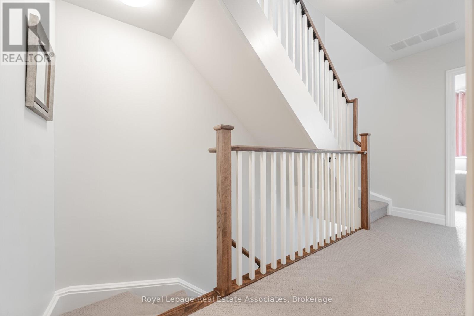 728 - 665 Cricklewood Drive, Mississauga, Ontario  L5G 0B9 - Photo 22 - W12413216