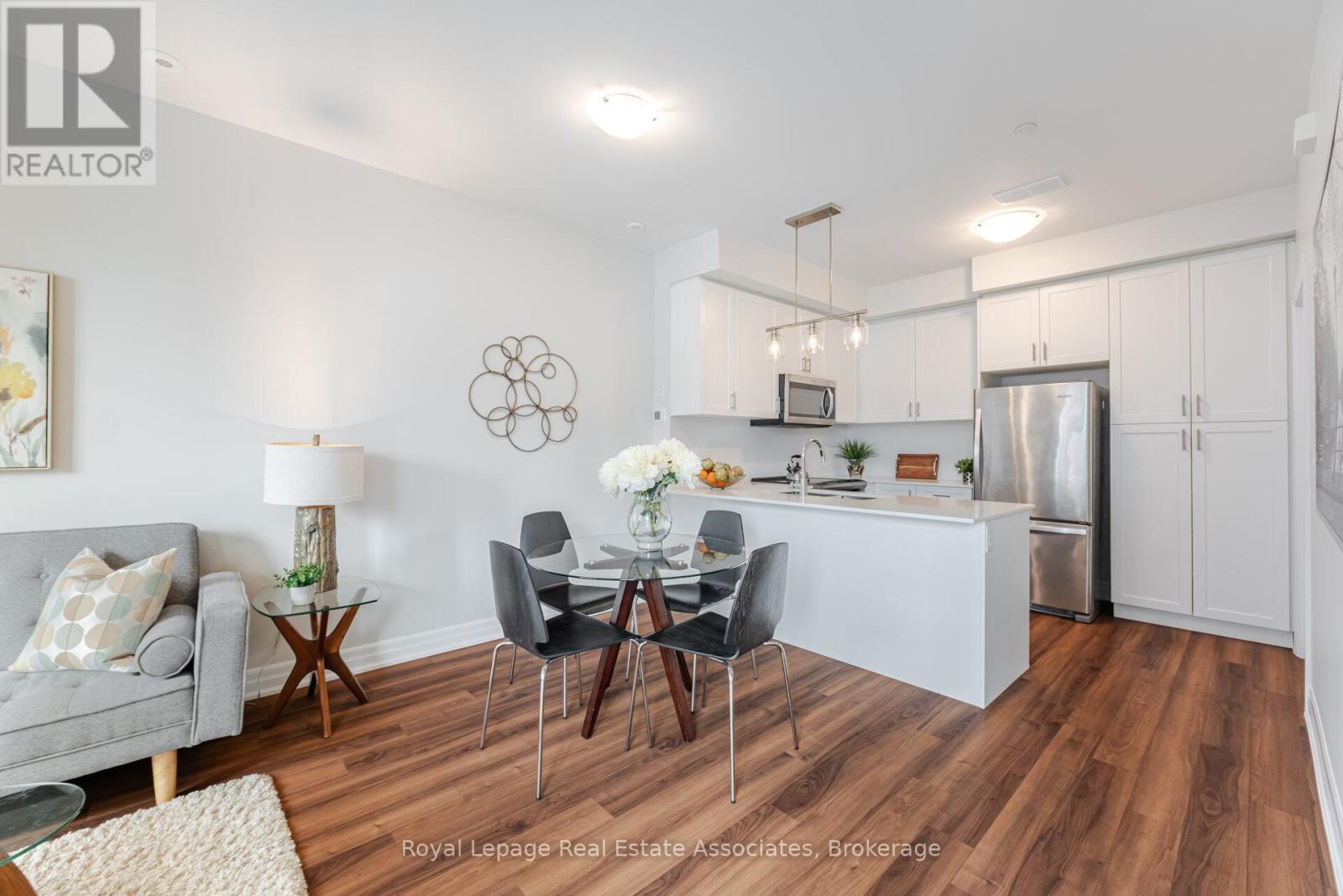 728 - 665 Cricklewood Drive, Mississauga, Ontario  L5G 0B9 - Photo 9 - W12413216