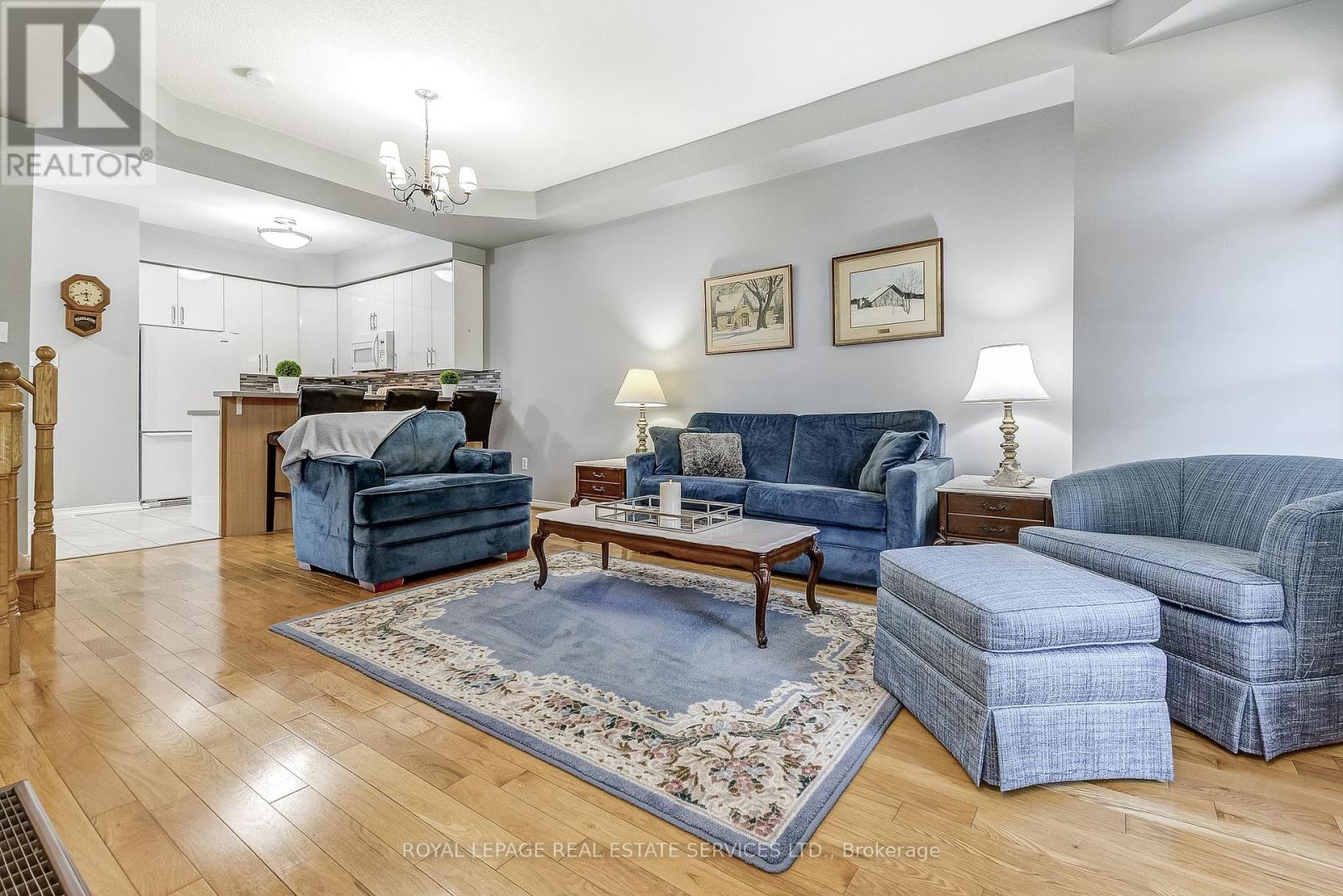 200 Glenashton Drive, Oakville, Ontario  L6H 6H6 - Photo 14 - W12413219
