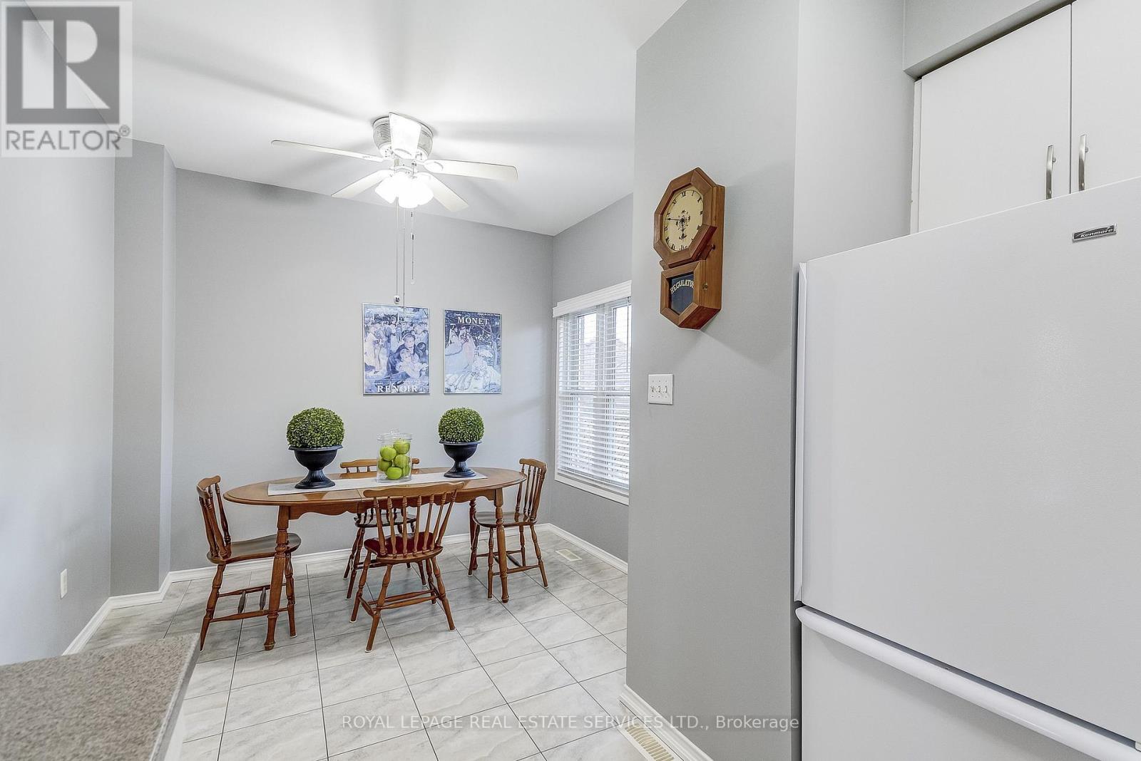 200 Glenashton Drive, Oakville, Ontario  L6H 6H6 - Photo 20 - W12413219