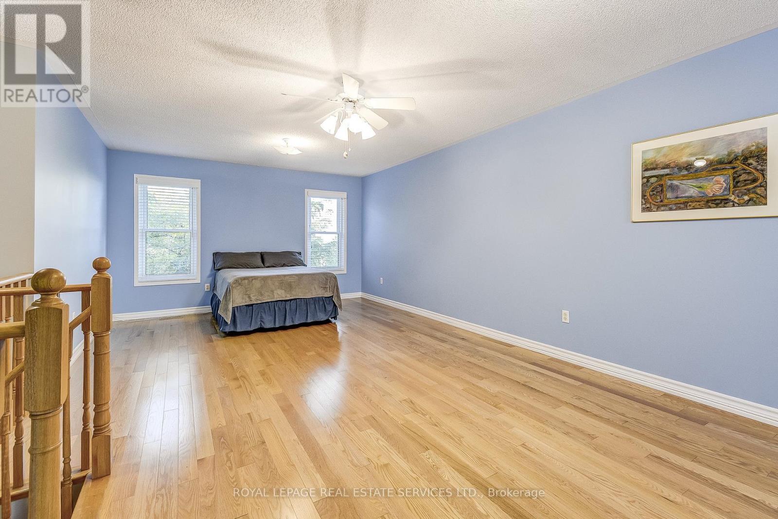 200 Glenashton Drive, Oakville, Ontario  L6H 6H6 - Photo 34 - W12413219