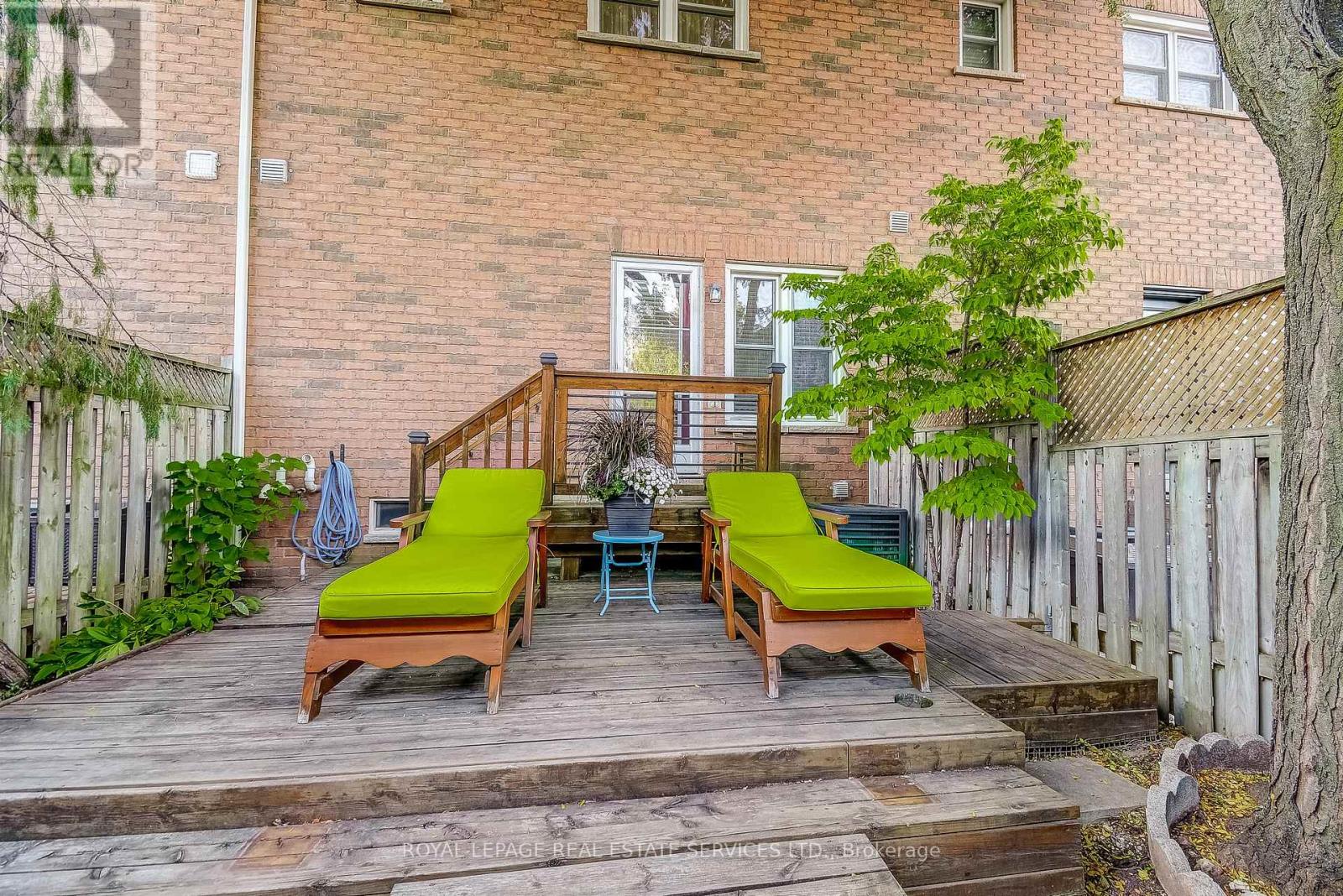 200 Glenashton Drive, Oakville, Ontario  L6H 6H6 - Photo 38 - W12413219