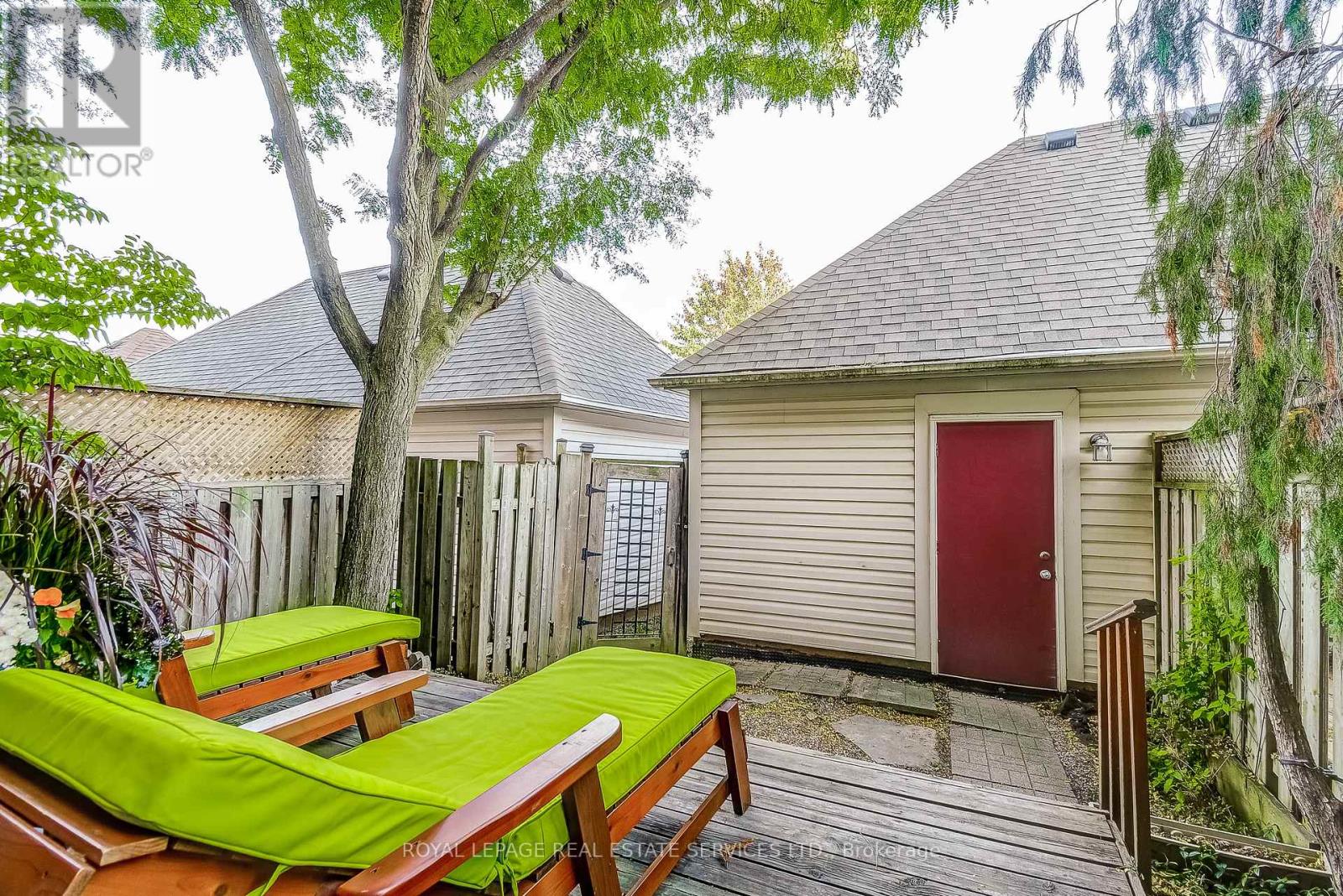 200 Glenashton Drive, Oakville, Ontario  L6H 6H6 - Photo 39 - W12413219