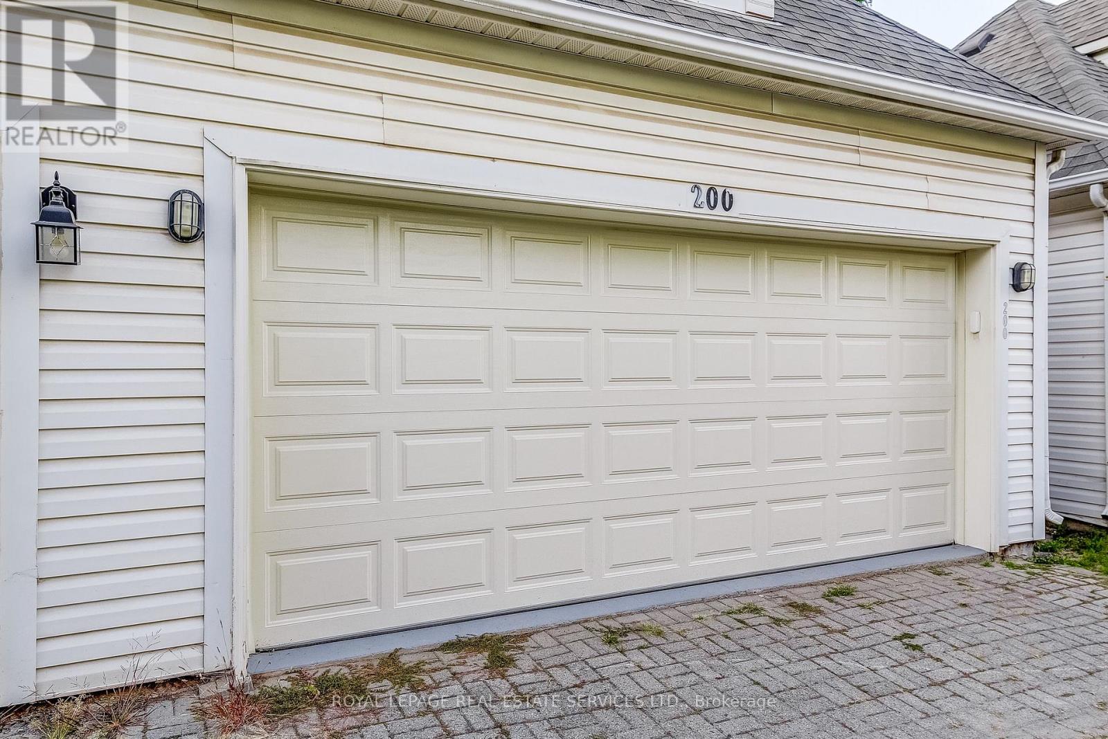 200 Glenashton Drive, Oakville, Ontario  L6H 6H6 - Photo 41 - W12413219