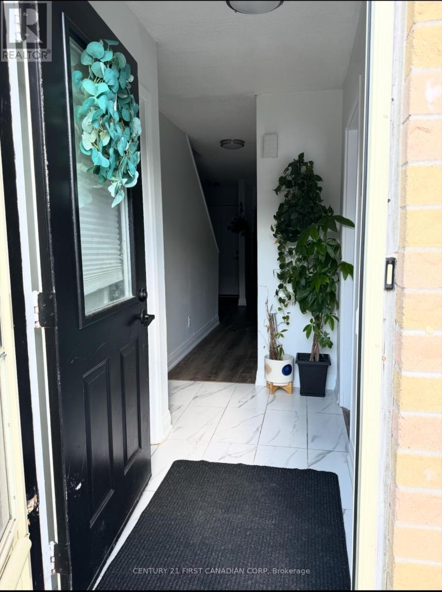 48 - 135 Belmont Drive, London South, Ontario  N6J 4J3 - Photo 2 - X12413252