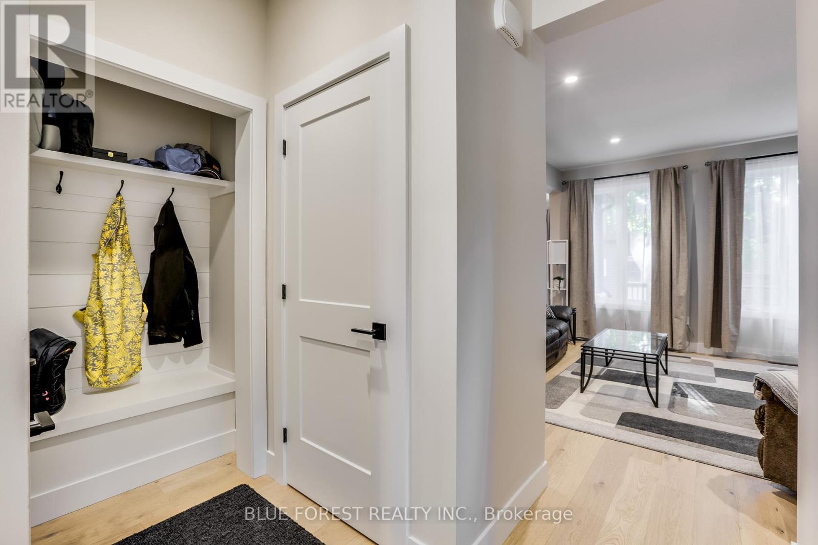 146 Concession Street, Ingersoll, Ontario  N5C 3K8 - Photo 4 - X12413343