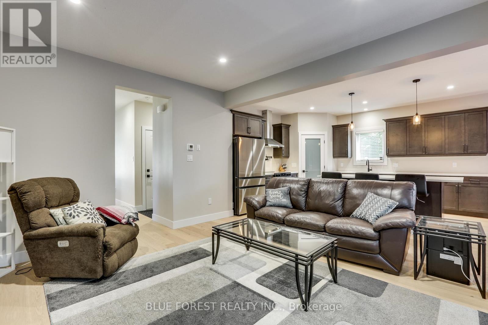 146 Concession Street, Ingersoll, Ontario  N5C 3K8 - Photo 6 - X12413343