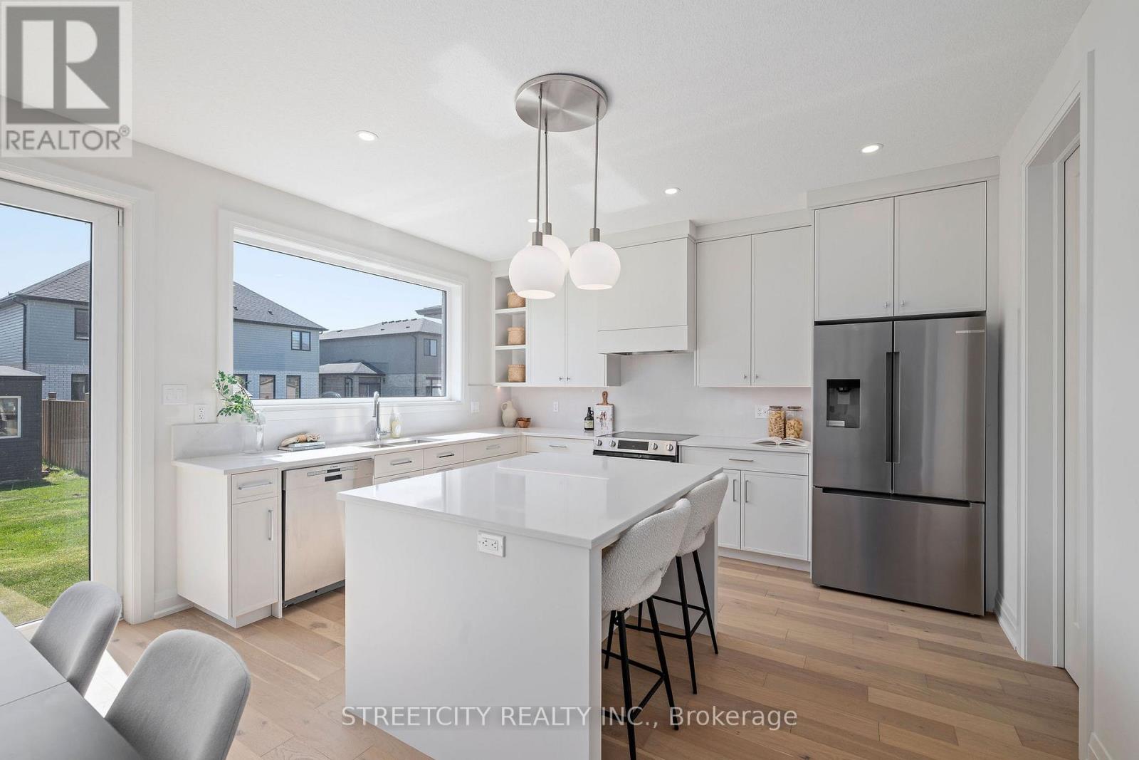 1621 Medway Park Drive, London North, Ontario  N6G 5B6 - Photo 12 - X12413394