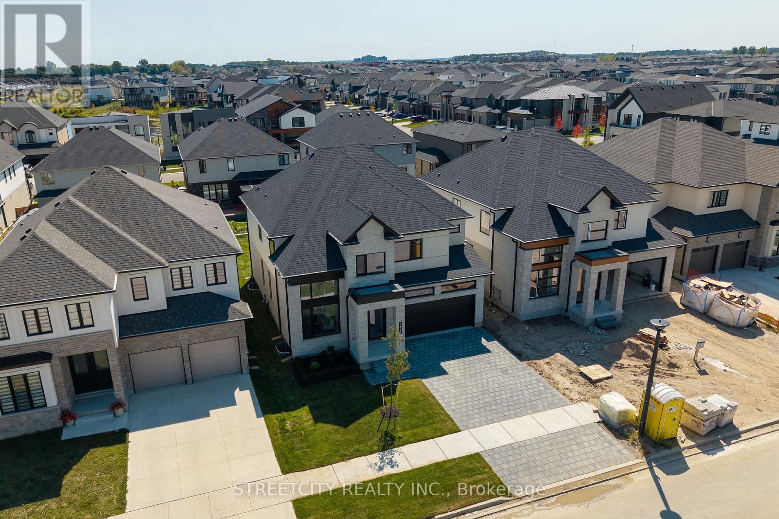 1621 Medway Park Drive, London North, Ontario  N6G 5B6 - Photo 3 - X12413394
