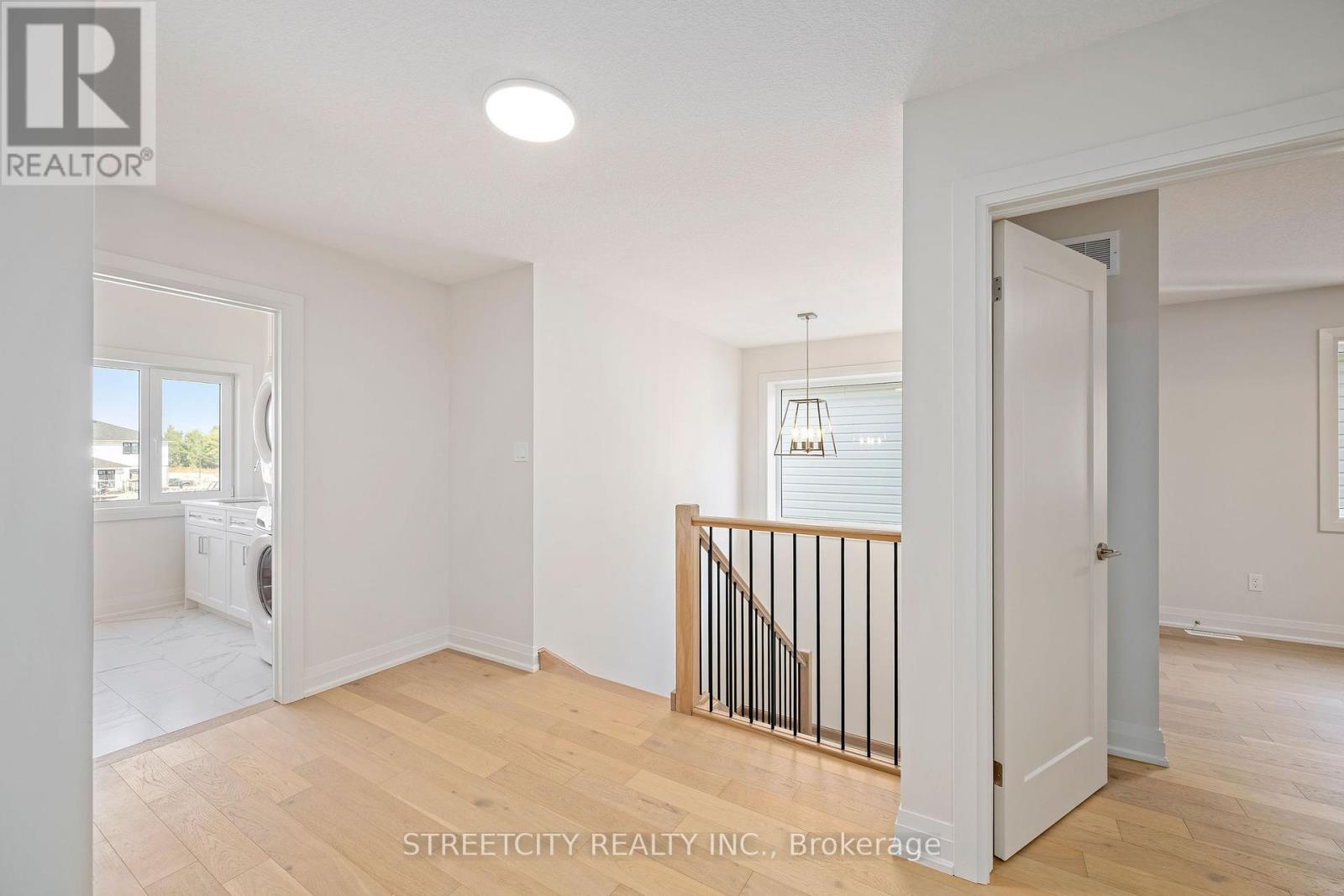 1621 Medway Park Drive, London North, Ontario  N6G 5B6 - Photo 32 - X12413394