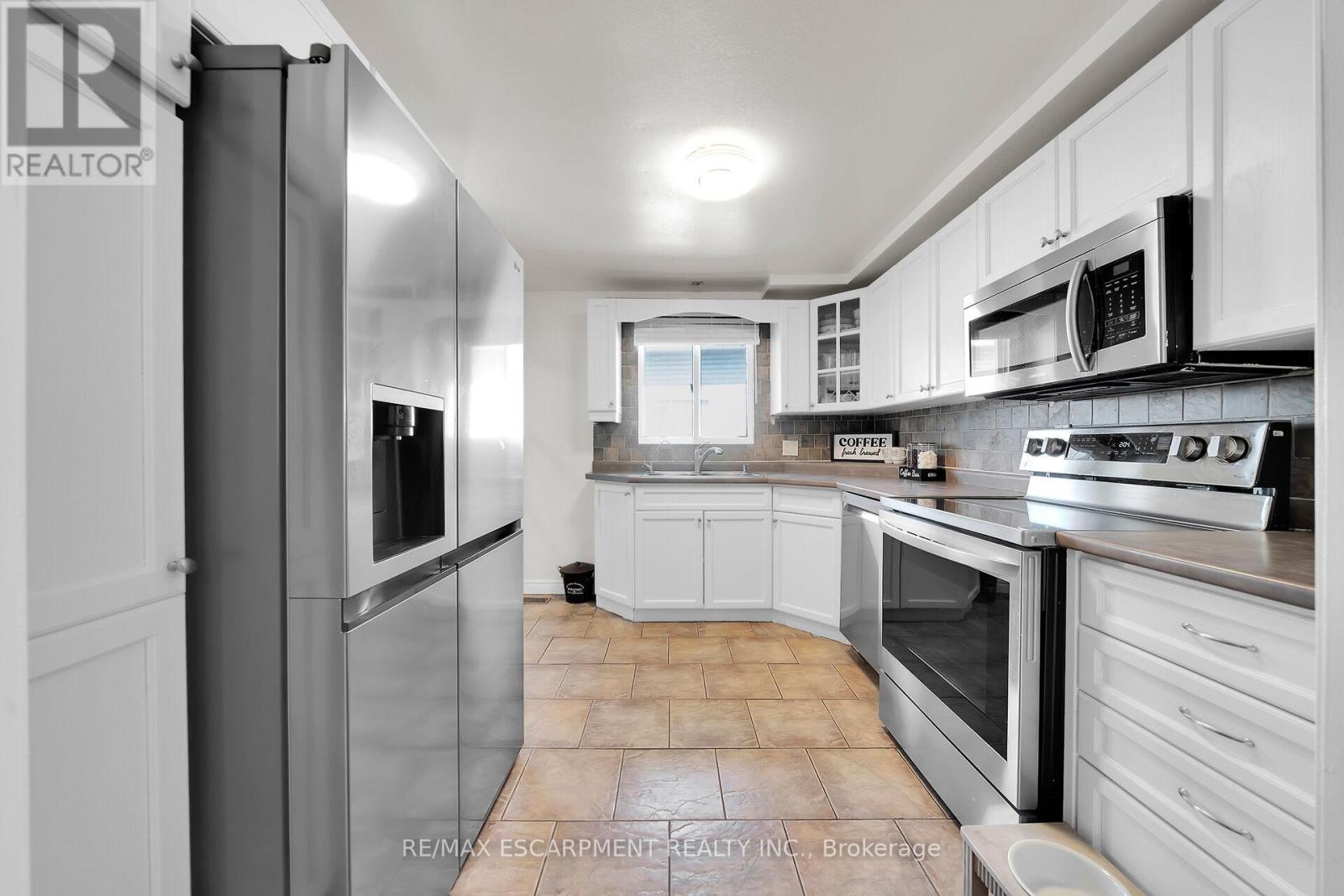 43 Elma Street, St. Catharines, Ontario  L2N 6Z2 - Photo 8 - X12412937