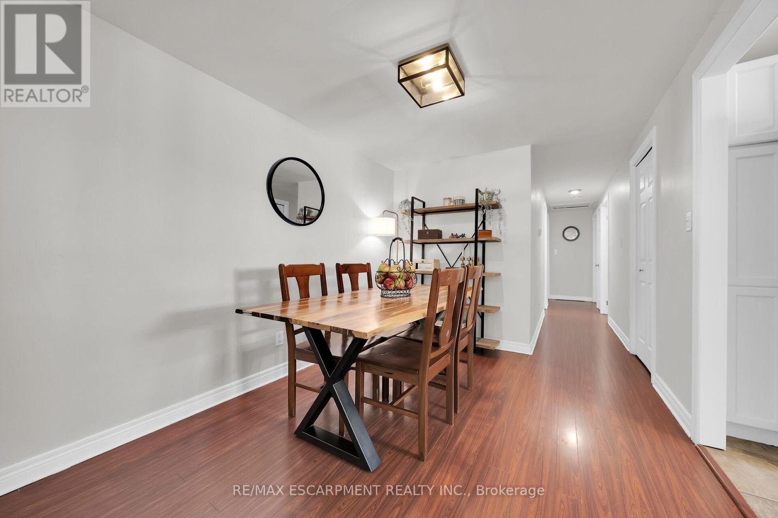 43 Elma Street, St. Catharines, Ontario  L2N 6Z2 - Photo 5 - X12412937