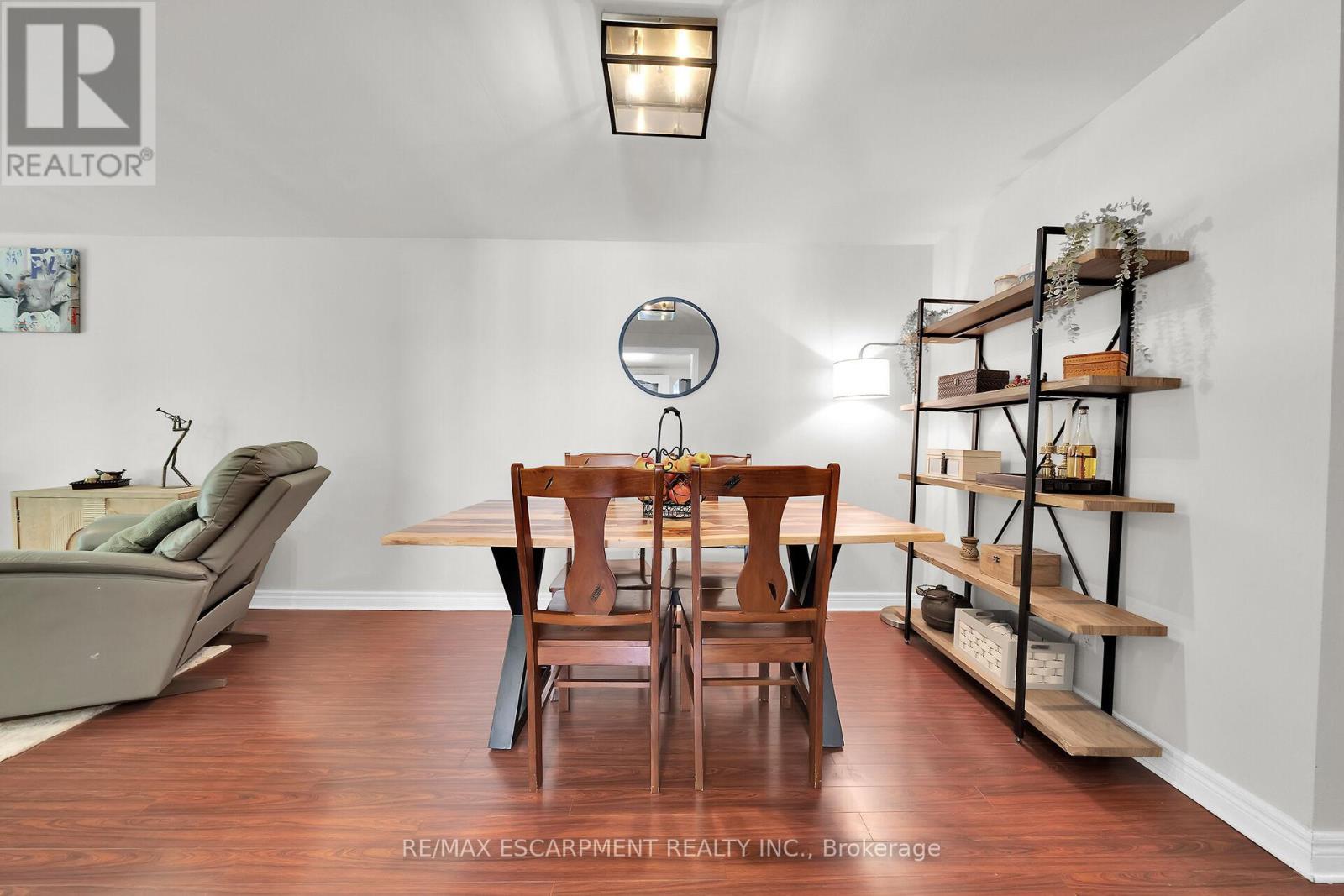 43 Elma Street, St. Catharines, Ontario  L2N 6Z2 - Photo 6 - X12412937