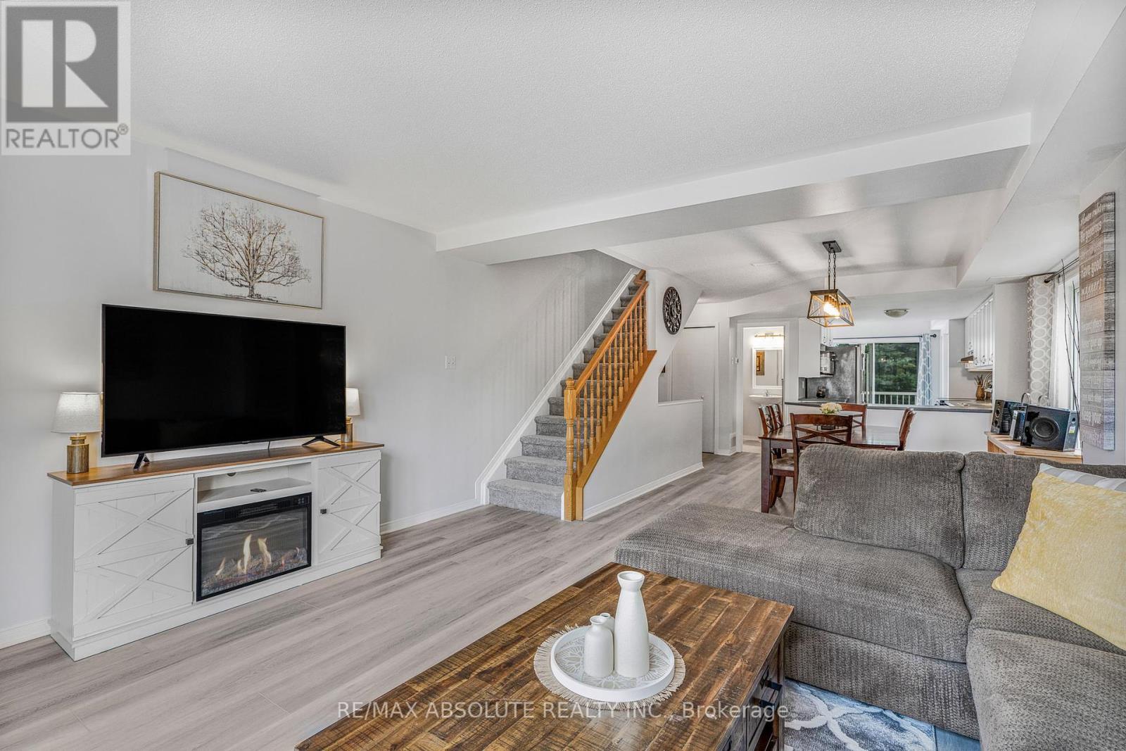 32 Bonfield Private, Ottawa, Ontario  K4A 5E4 - Photo 15 - X12413301