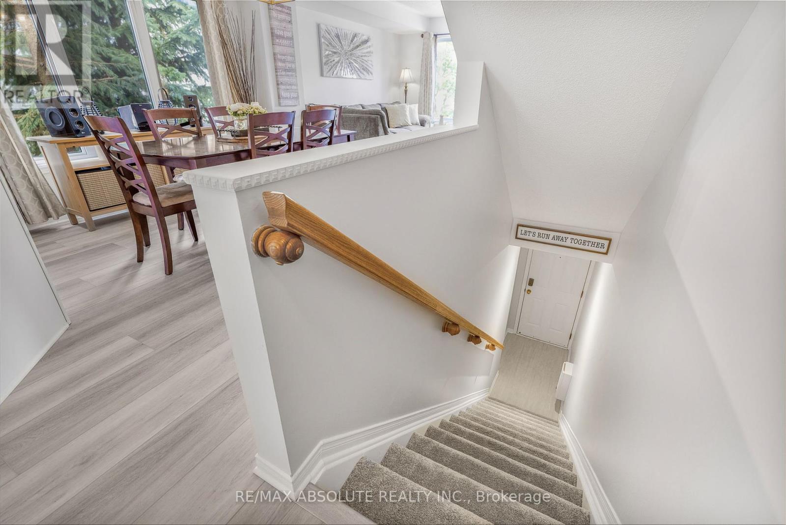 32 Bonfield Private, Ottawa, Ontario  K4A 5E4 - Photo 3 - X12413301