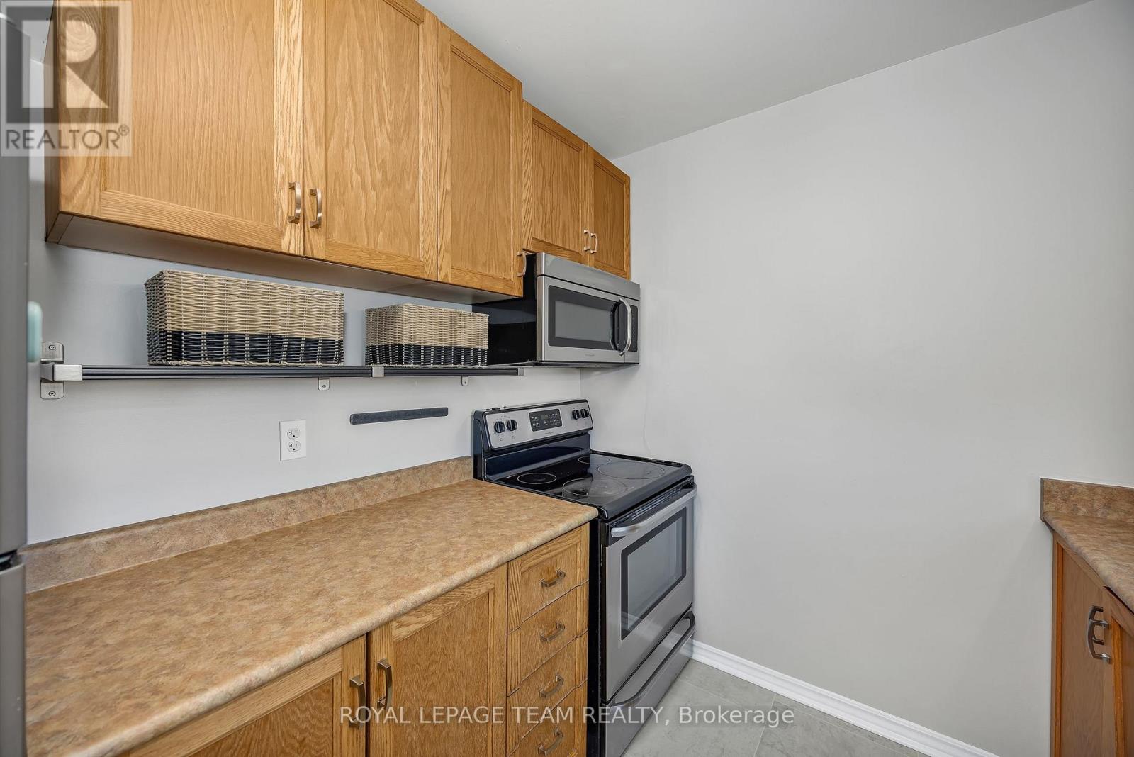 1960 Colorado Lane, Ottawa, Ontario  K1C 6T9 - Photo 13 - X12413369