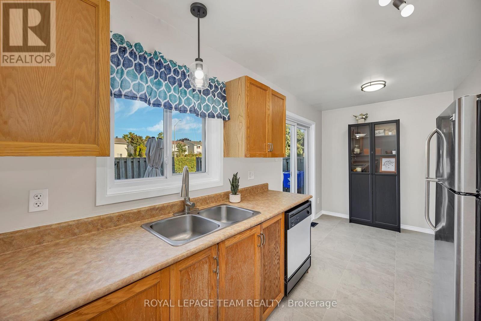 1960 Colorado Lane, Ottawa, Ontario  K1C 6T9 - Photo 14 - X12413369