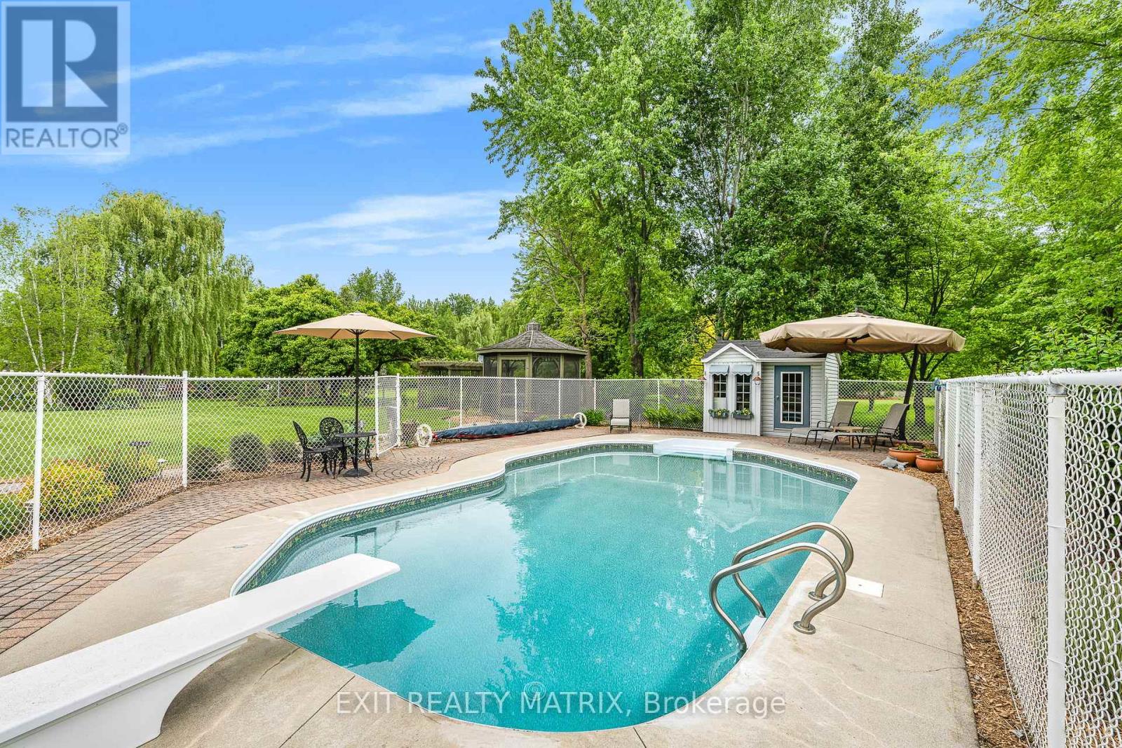 882 Du Castor Road, The Nation, Ontario  K0A 3C0 - Photo 38 - X12413373
