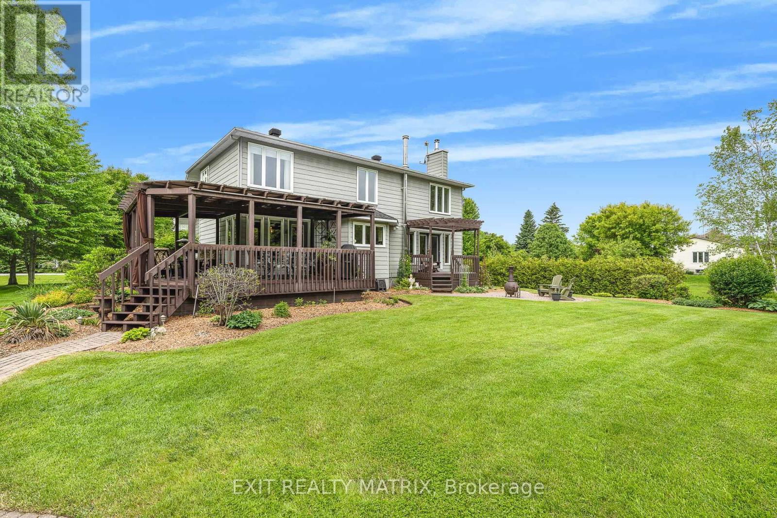 882 Du Castor Road, The Nation, Ontario  K0A 3C0 - Photo 40 - X12413373