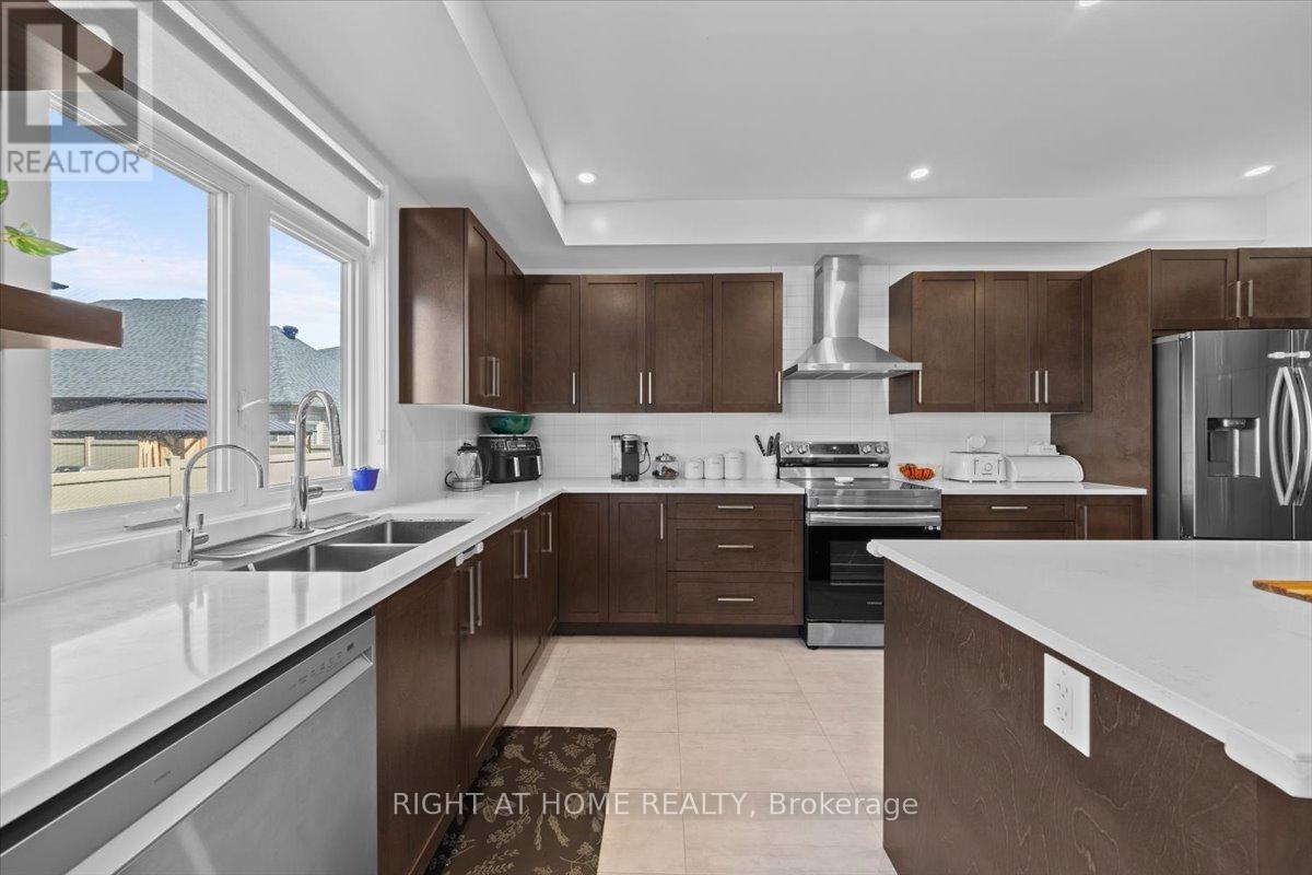 2020 Acoustic Way, Ottawa, Ontario  K4M 0L7 - Photo 10 - X12413388