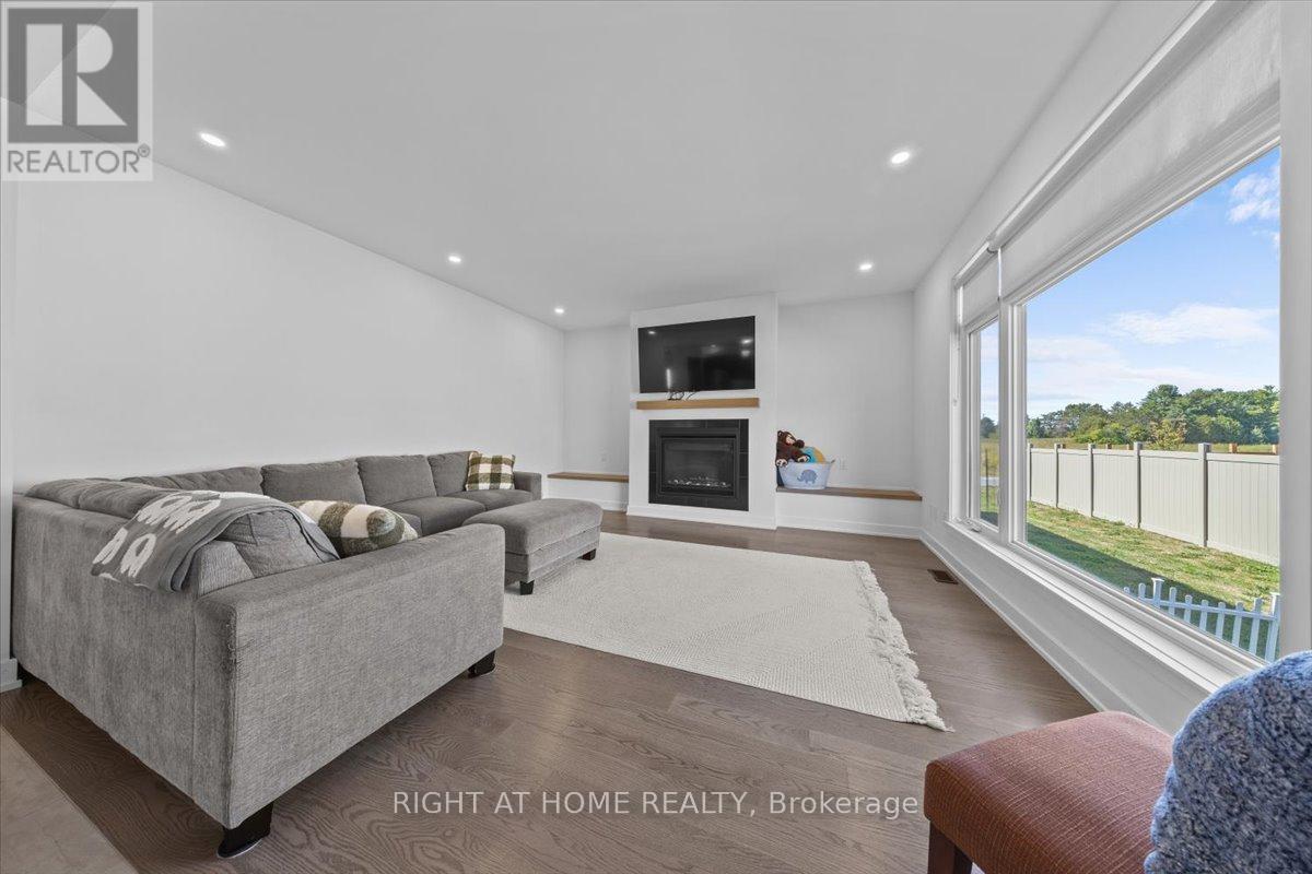 2020 Acoustic Way, Ottawa, Ontario  K4M 0L7 - Photo 13 - X12413388