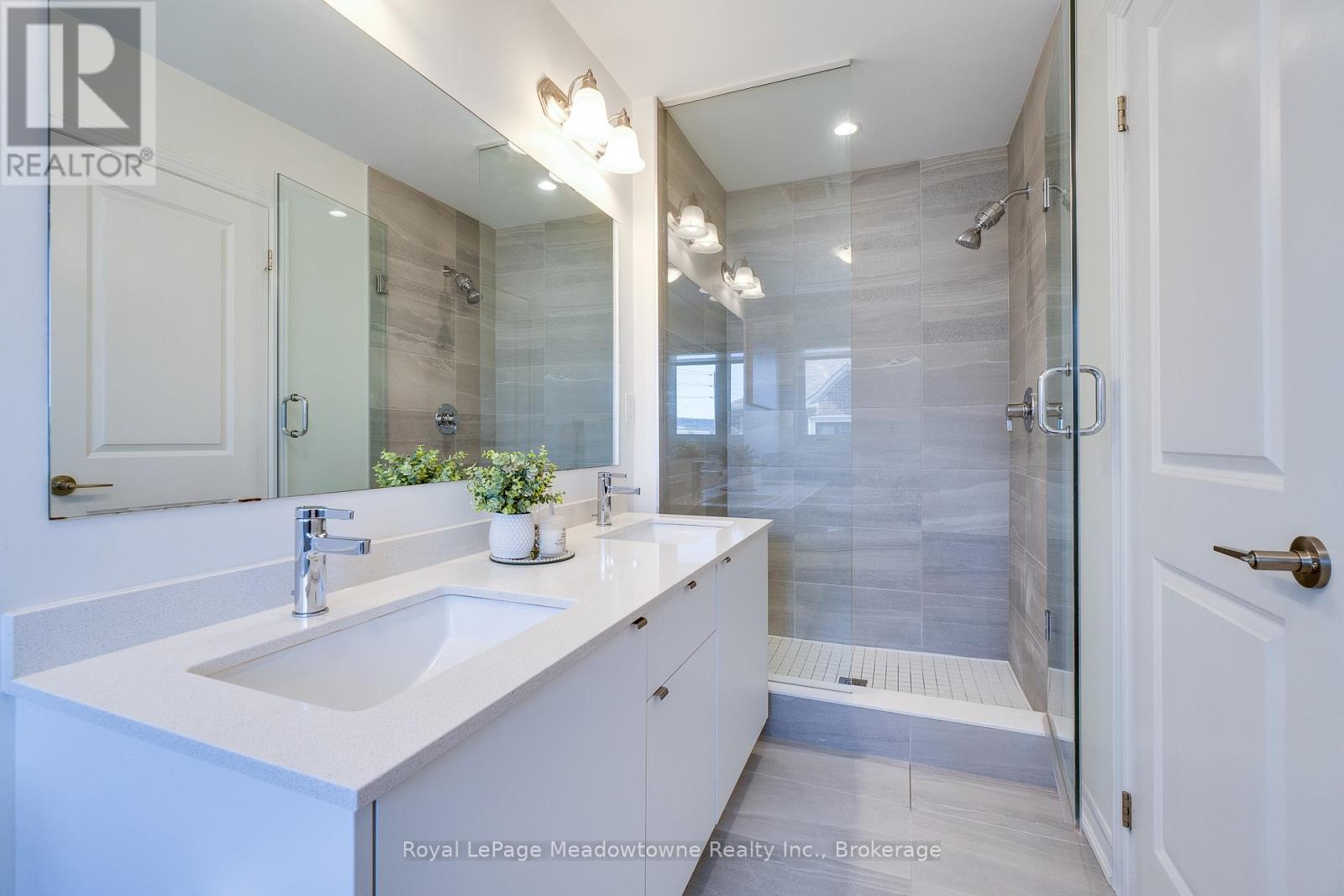 497 Celandine Terrace, Milton, Ontario  L9E 1T8 - Photo 37 - W12413357