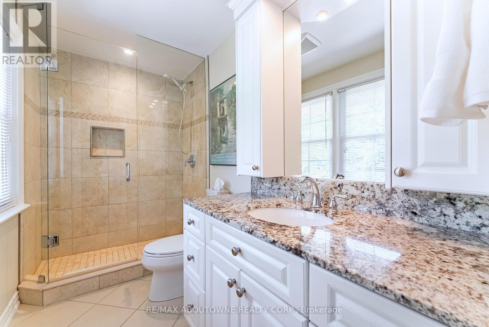 1284 Cleaver Drive, Oakville, Ontario  L6J 1W3 - Photo 19 - W12405292