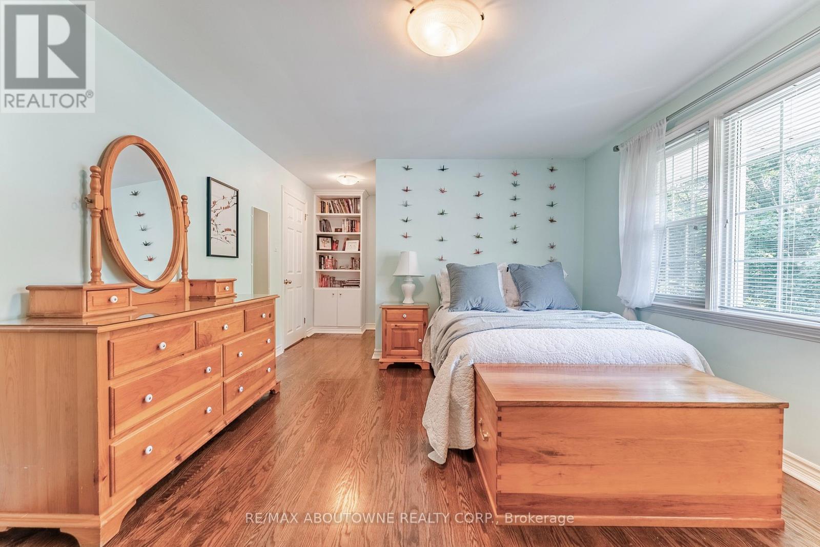 1284 Cleaver Drive, Oakville, Ontario  L6J 1W3 - Photo 44 - W12405292