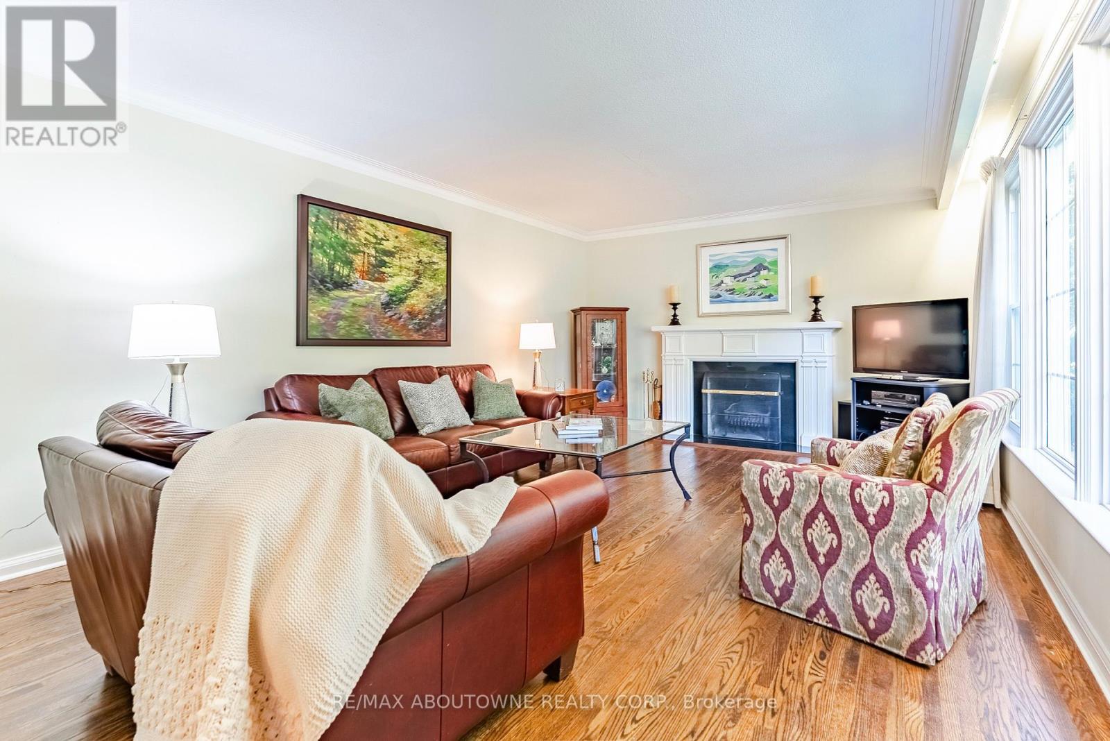 1284 Cleaver Drive, Oakville, Ontario  L6J 1W3 - Photo 15 - W12405292