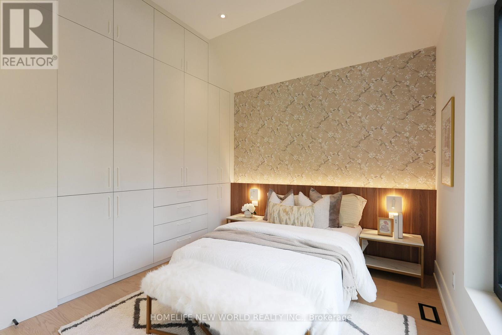 30 Orchard Crescent, Toronto, Ontario  M8Z 3E1 - Photo 12 - W12409788