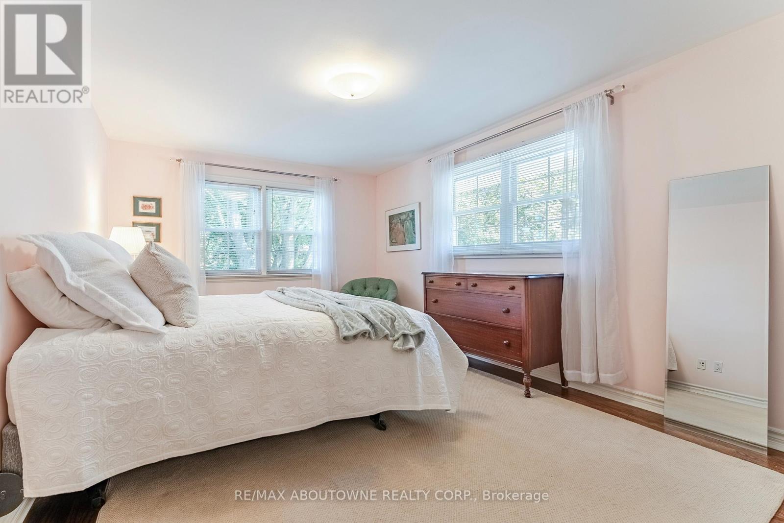 1284 Cleaver Drive, Oakville, Ontario  L6J 1W3 - Photo 45 - W12405292