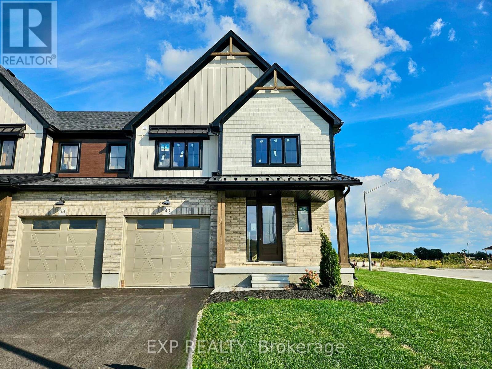 40 Anne Street W, Minto, Ontario  N0G 1Z0 - Photo 2 - X12143273