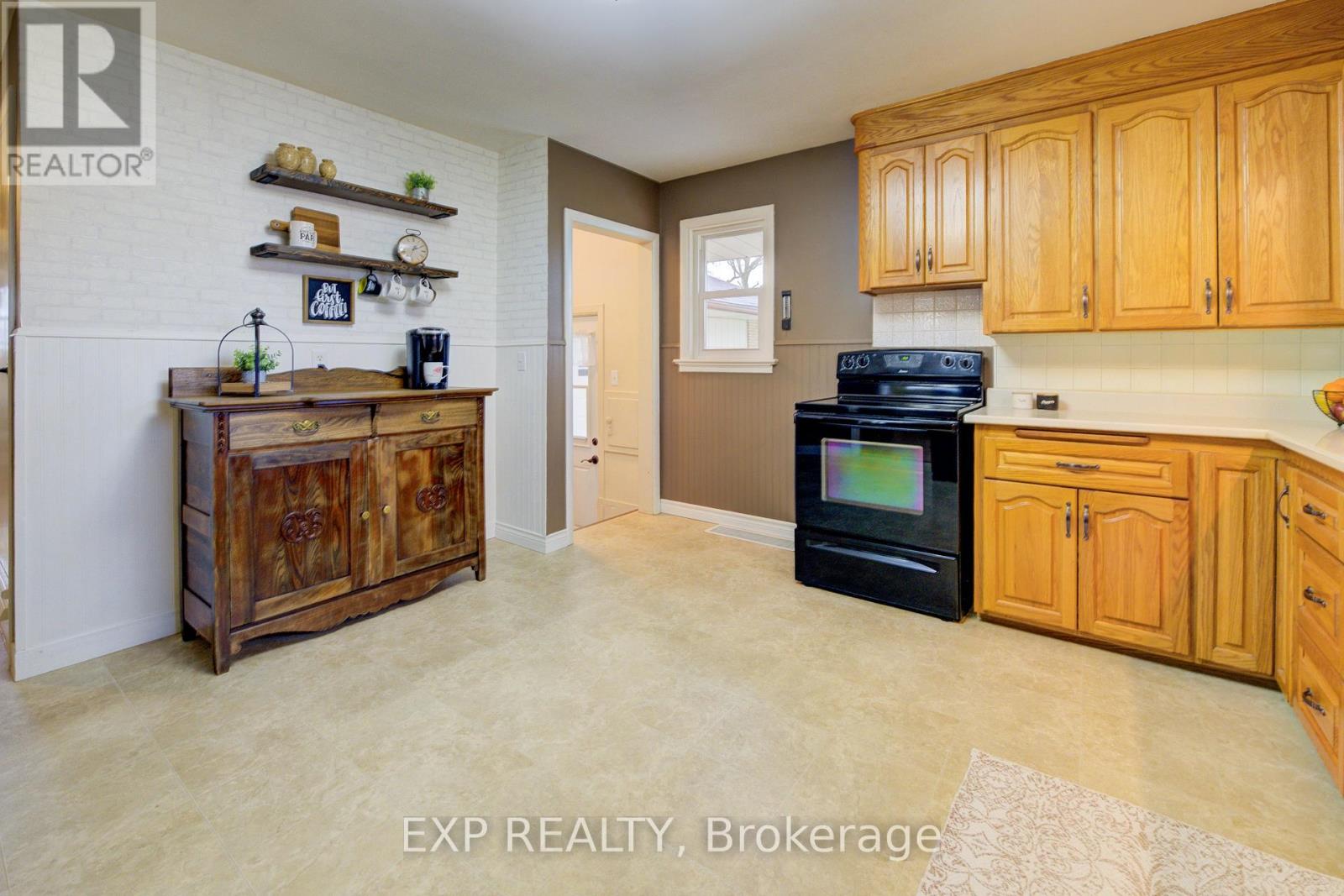 2166 Floradale Road, Woolwich, Ontario  N0B 1V0 - Photo 13 - X12096109