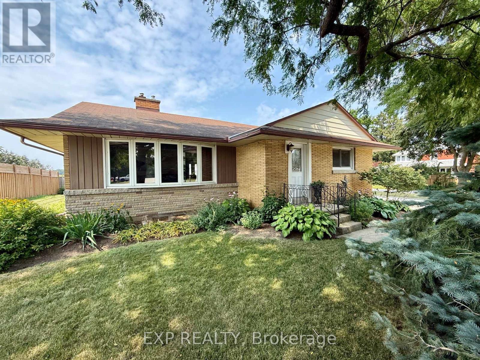 2166 Floradale Road, Woolwich, Ontario  N0B 1V0 - Photo 2 - X12096109