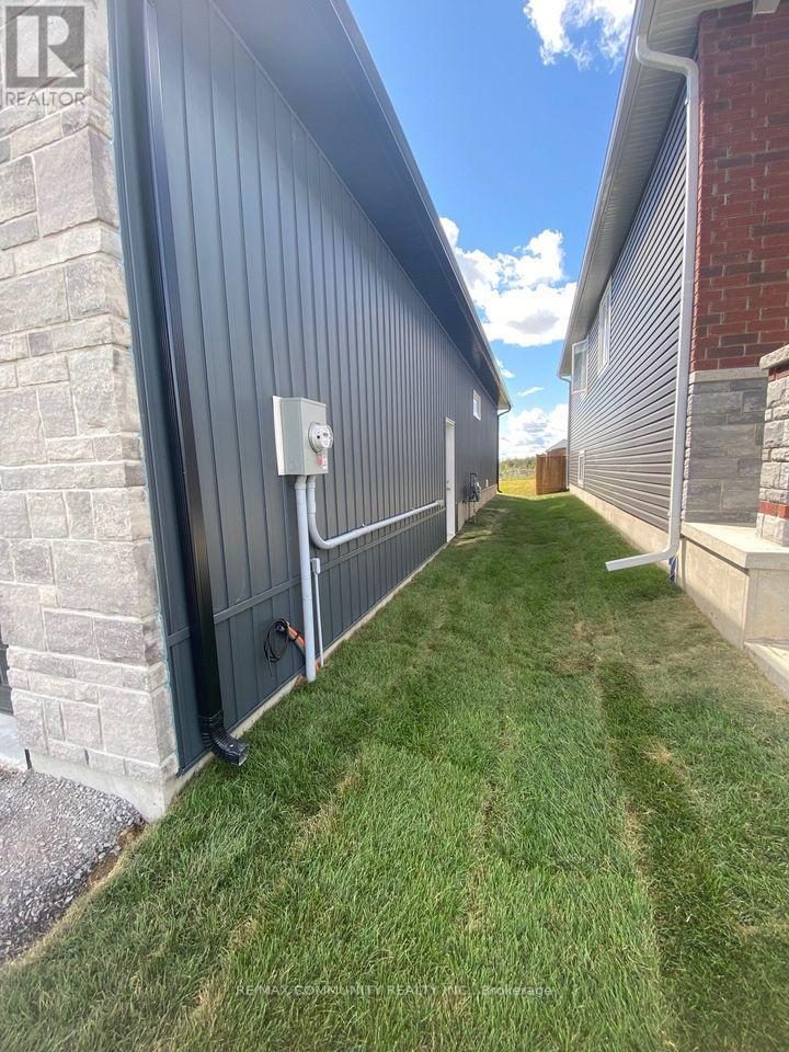 52 Potter Drive, Loyalist, Ontario  K0H 2H0 - Photo 28 - X12413186