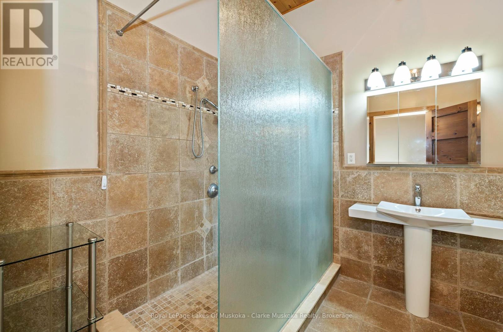 1064 Road 3200 & 0 Parkers Point Road, Gravenhurst, Ontario  P1P 1R2 - Photo 23 - X12413316
