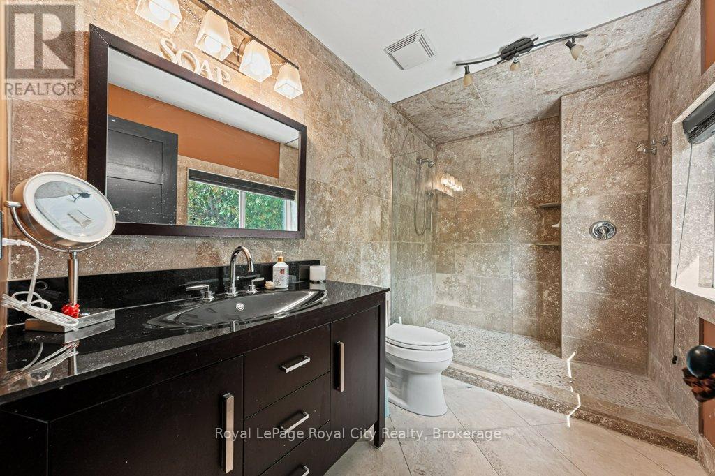 28 Northumberland Street, Guelph (Downtown), Ontario  N1H 3A5 - Photo 17 - X12413386