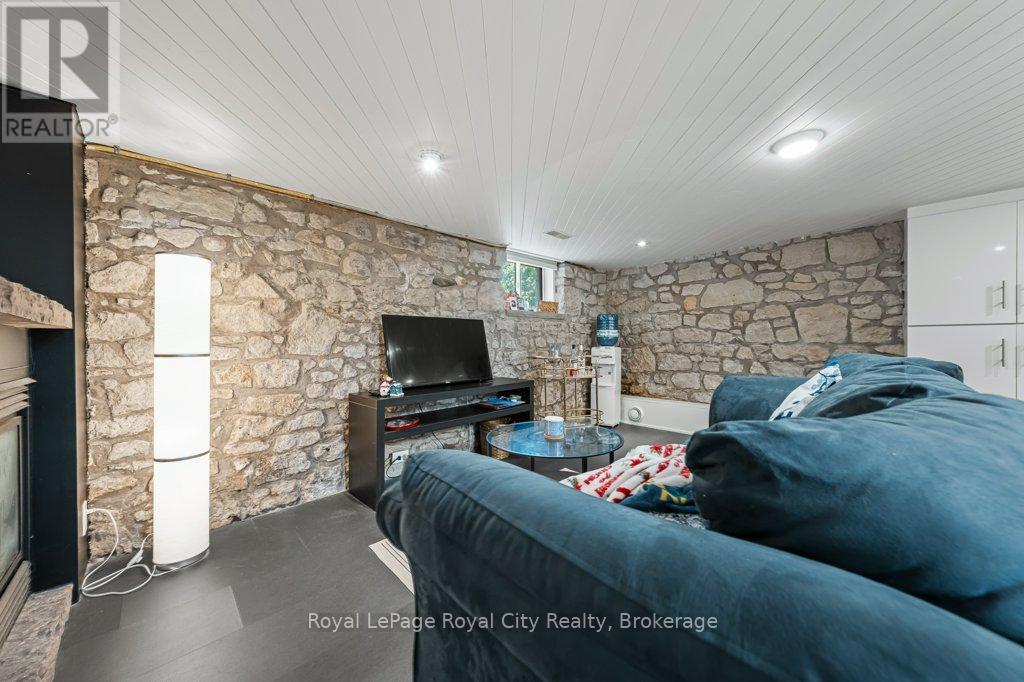 28 Northumberland Street, Guelph (Downtown), Ontario  N1H 3A5 - Photo 25 - X12413386