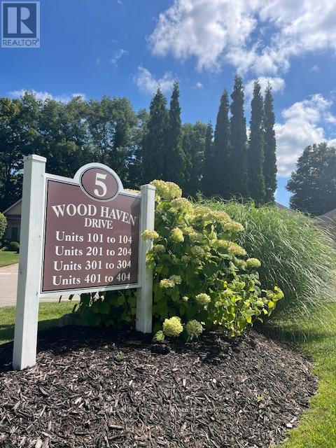 1 - 5 Woodhaven Drive, Tillsonburg, Ontario  N4G 0A8 - Photo 3 - X12413315