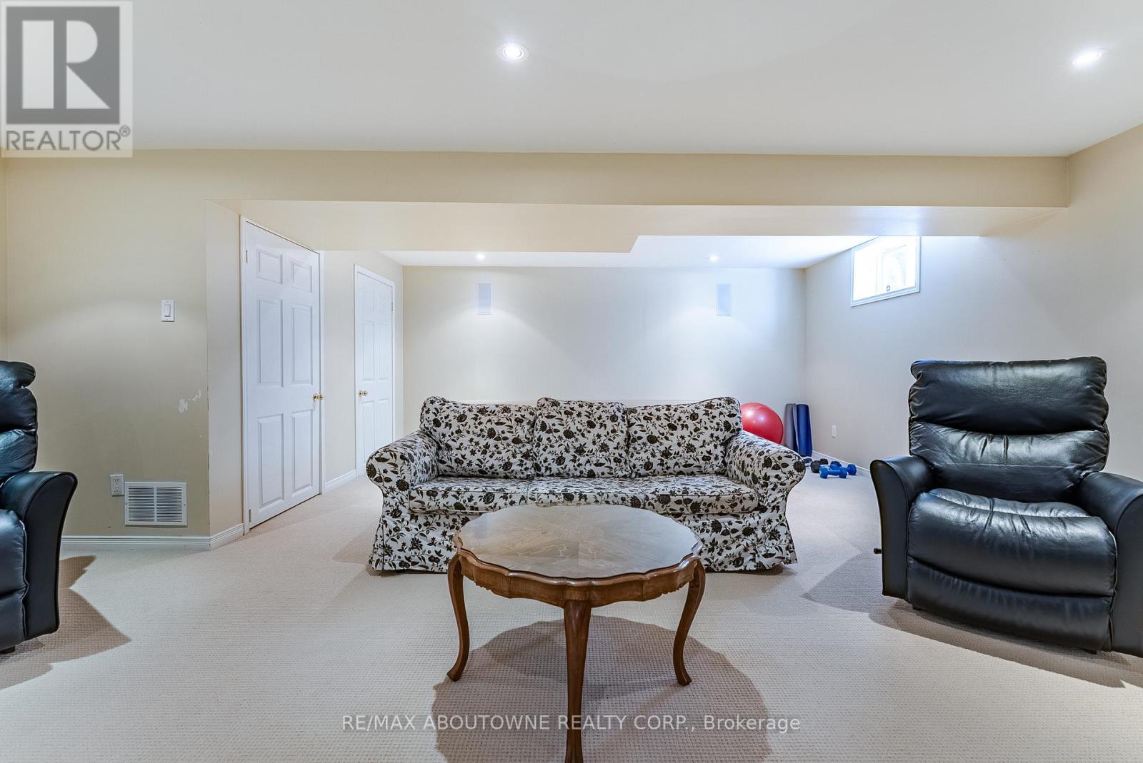 1284 Cleaver Drive, Oakville, Ontario  L6J 1W3 - Photo 30 - W12405292