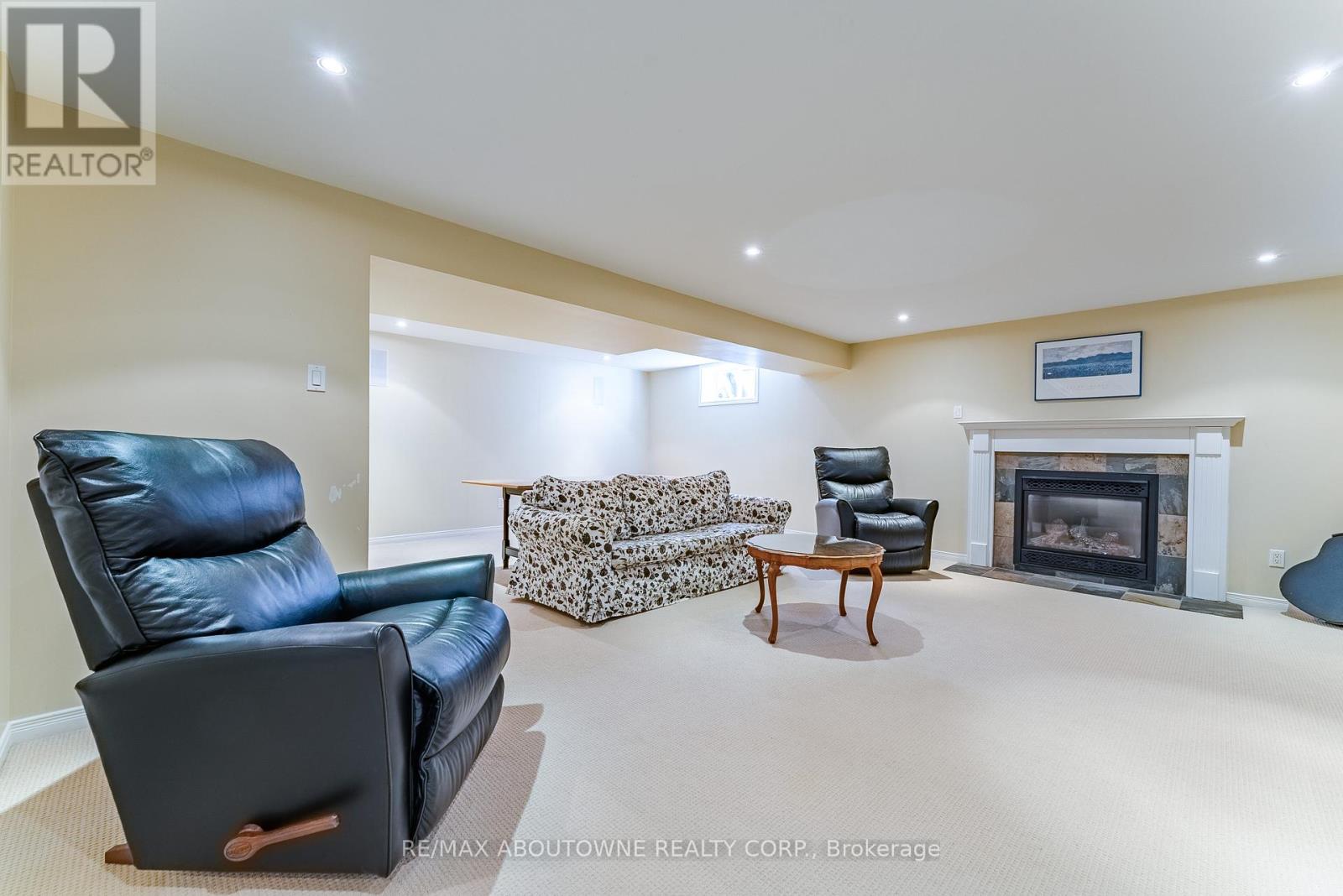 1284 Cleaver Drive, Oakville, Ontario  L6J 1W3 - Photo 28 - W12405292