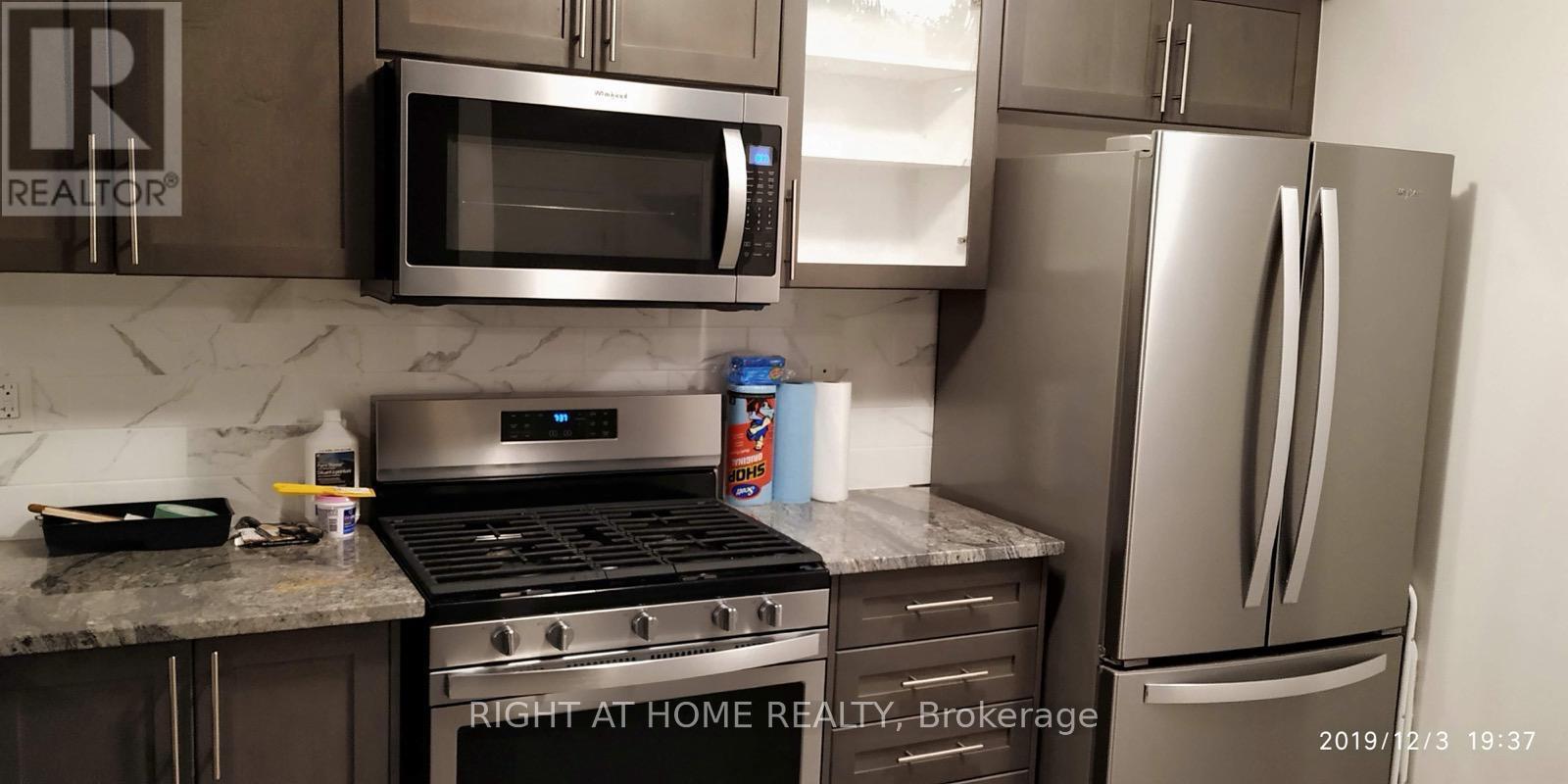 121 Scarletwood Street, Hamilton, Ontario  L8J 0K8 - Photo 20 - X12394847