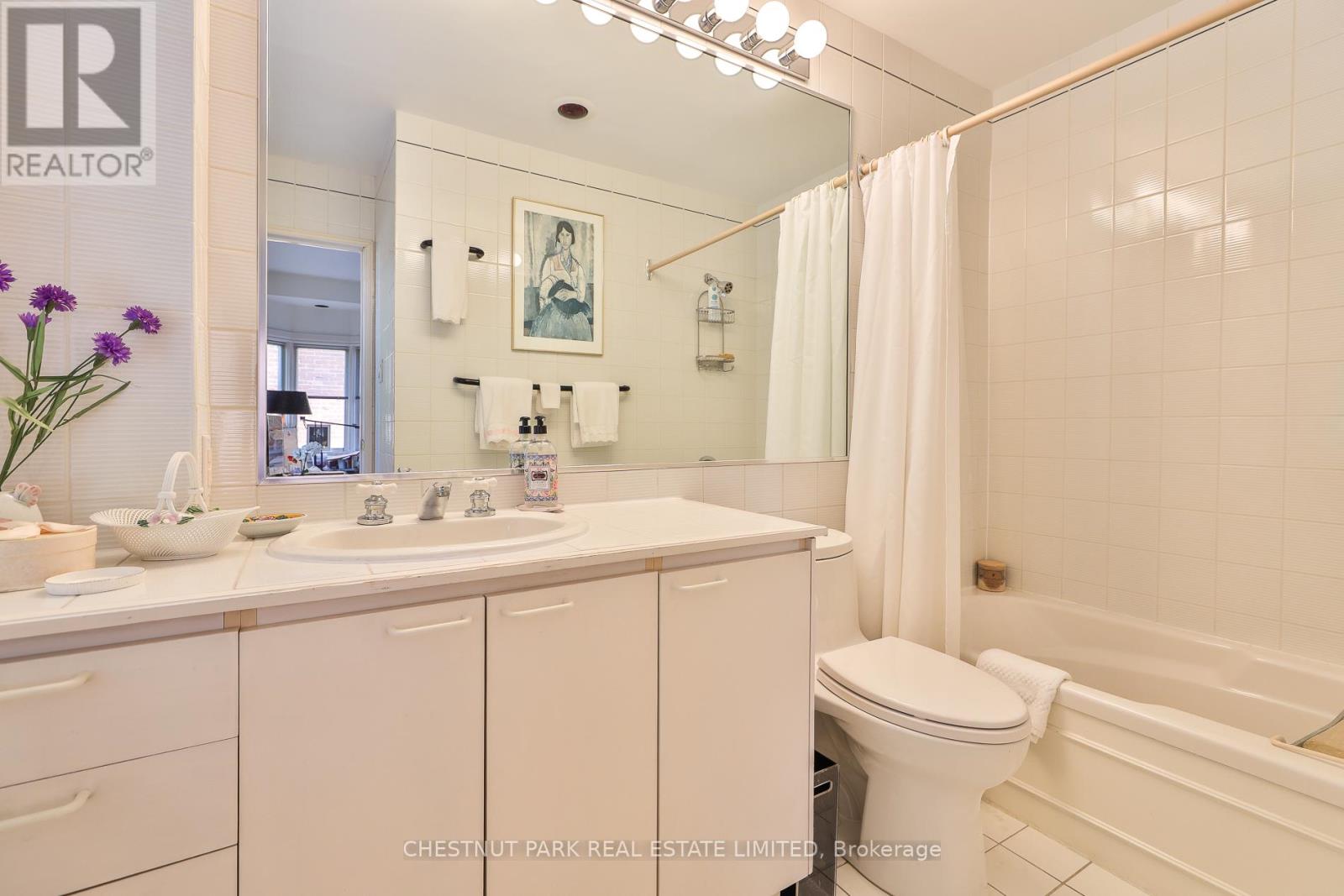 17 Bernard Avenue, Toronto, Ontario  M5R 1R3 - Photo 21 - C12413341