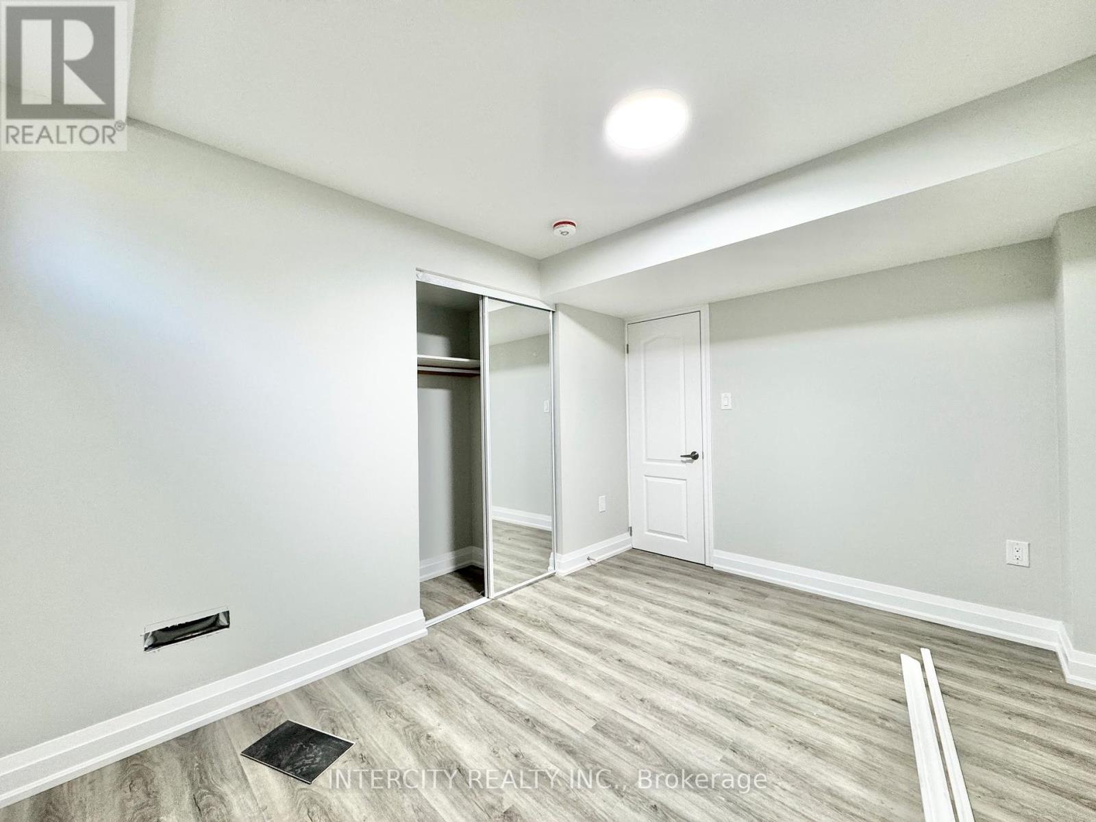 299 Fleetwood Drive, Oshawa, Ontario  L1K 3E8 - Photo 6 - E12413234