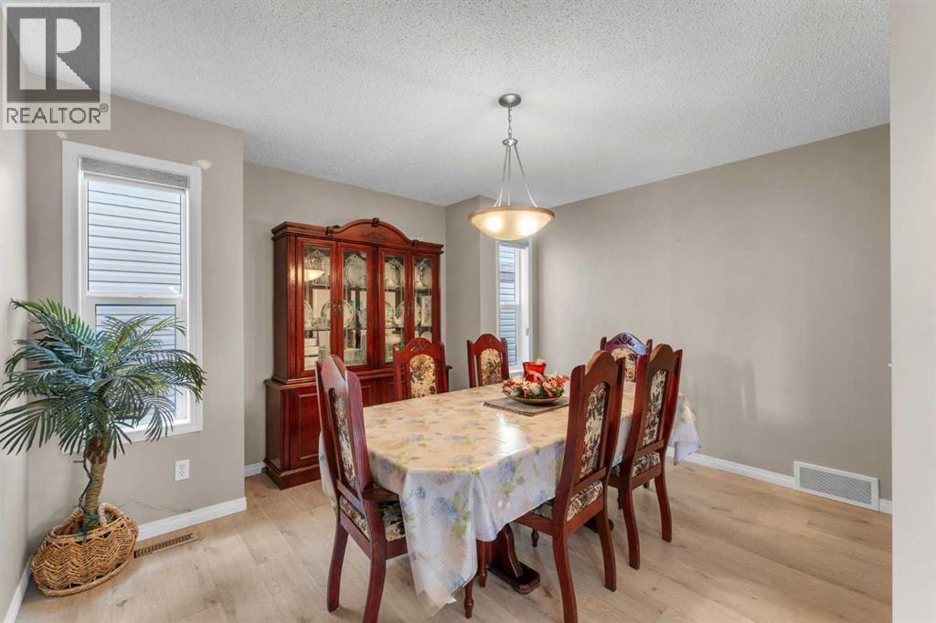138 Saddlecrest Park Ne, Calgary, Alberta  T3J 5L5 - Photo 11 - A2258092