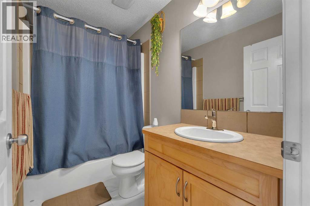 138 Saddlecrest Park Ne, Calgary, Alberta  T3J 5L5 - Photo 27 - A2258092
