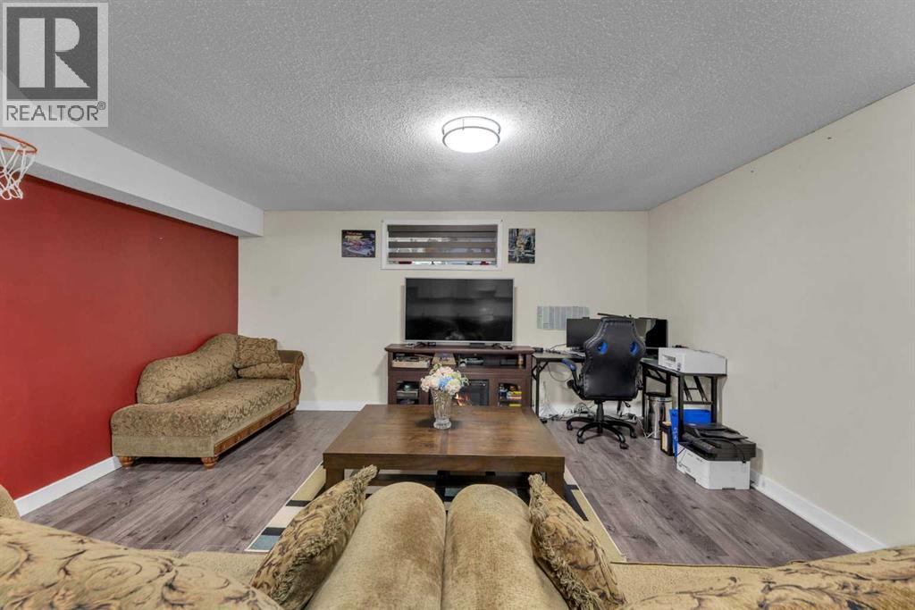 138 Saddlecrest Park Ne, Calgary, Alberta  T3J 5L5 - Photo 34 - A2258092