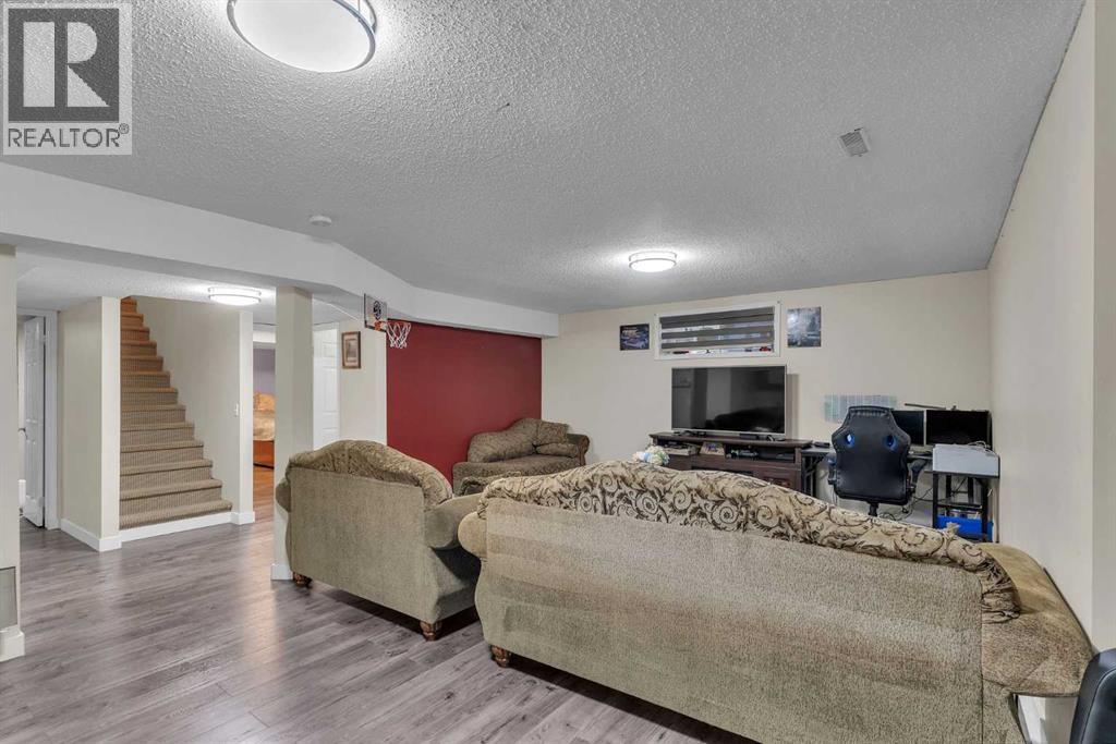 138 Saddlecrest Park Ne, Calgary, Alberta  T3J 5L5 - Photo 35 - A2258092